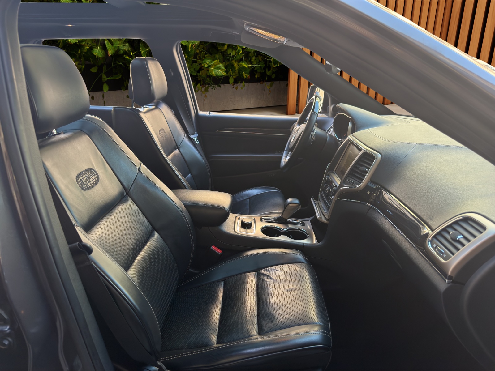 JEEP Grand Cherokee 3.0 CRD Overland Automatic-image-15