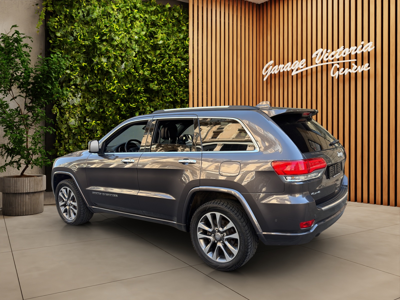 JEEP Grand Cherokee 3.0 CRD Overland Automatic-showroom-element-3