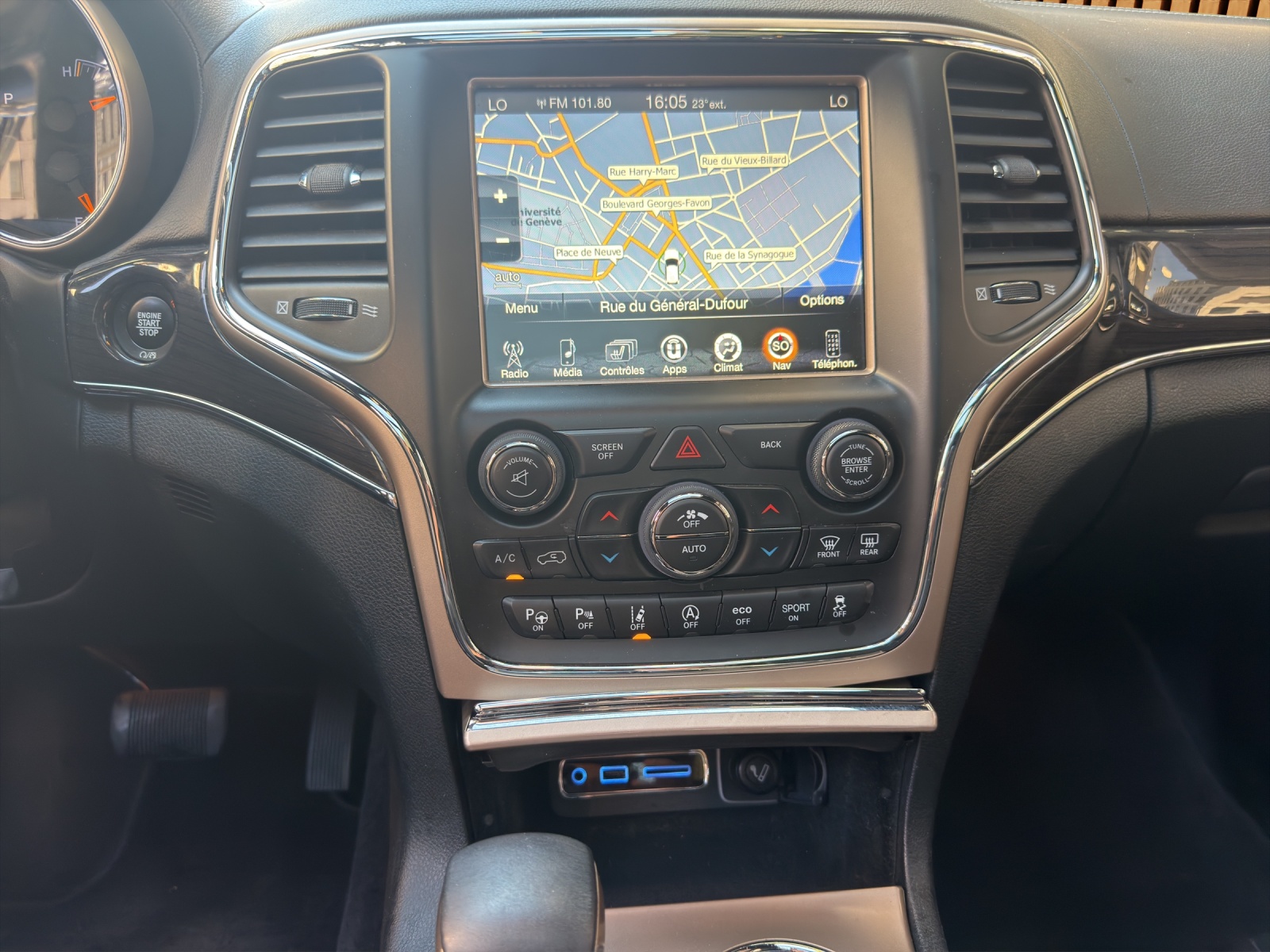 JEEP Grand Cherokee 3.0 CRD Overland Automatic-image-14