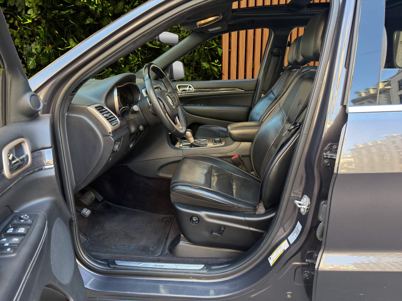 JEEP Grand Cherokee 3.0 CRD Overland Automatic-image-8