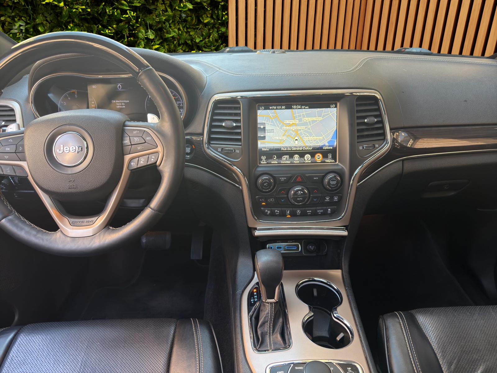 JEEP Grand Cherokee 3.0 CRD Overland Automatic-image-12