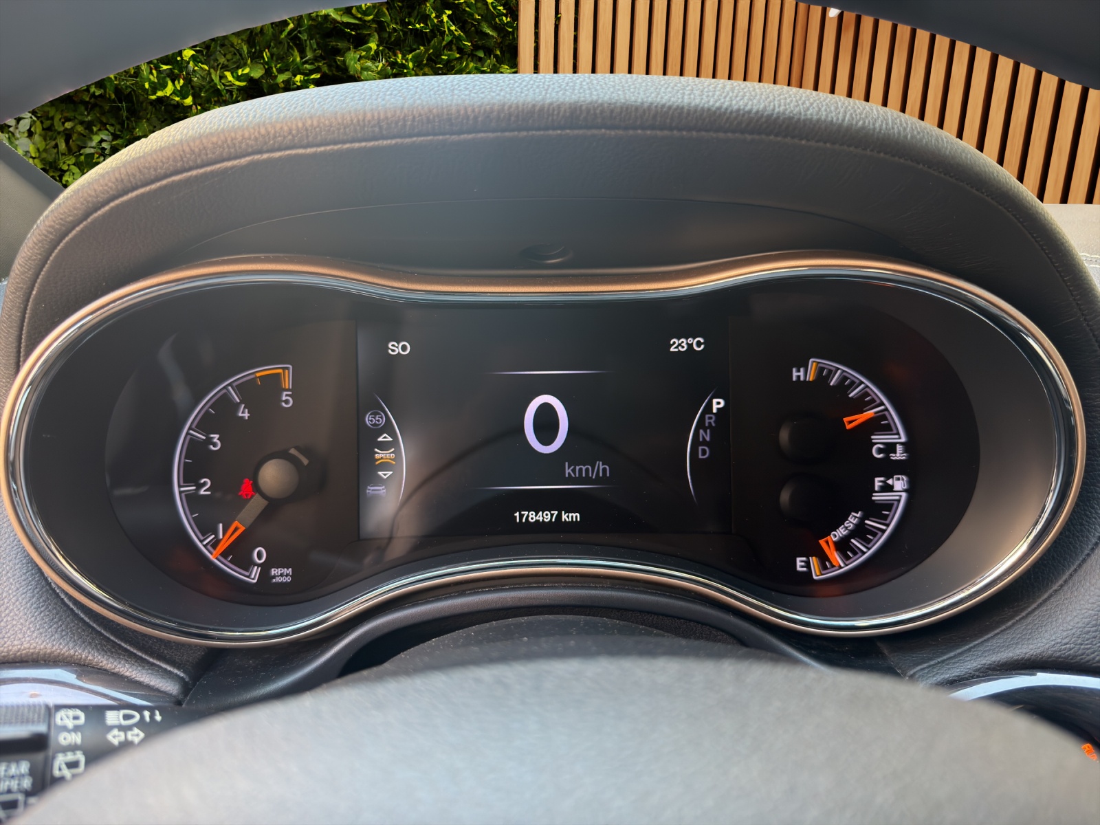 JEEP Grand Cherokee 3.0 CRD Overland Automatic-image-10