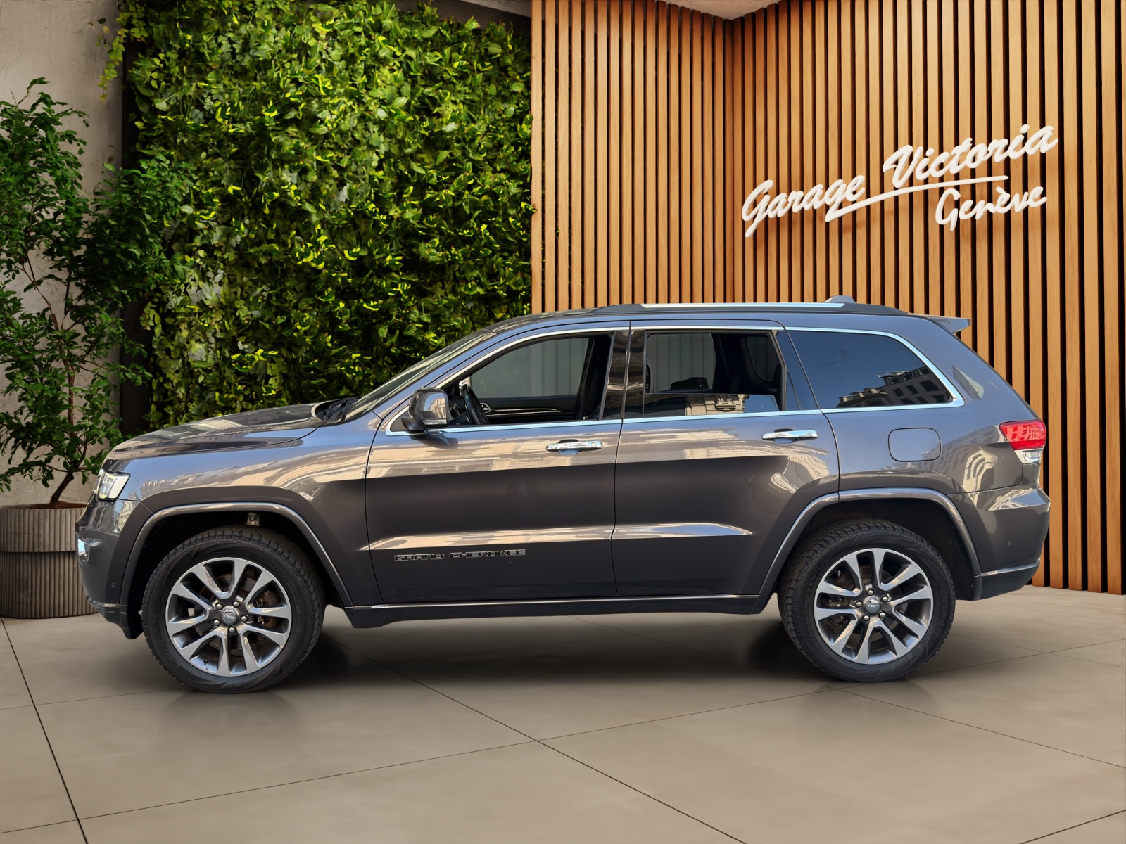 JEEP Grand Cherokee 3.0 CRD Overland Automatic-showroom-element-2
