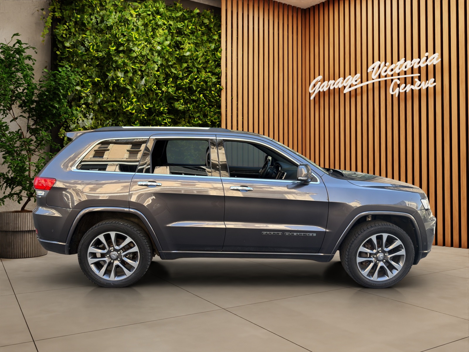 JEEP Grand Cherokee 3.0 CRD Overland Automatic-image-6