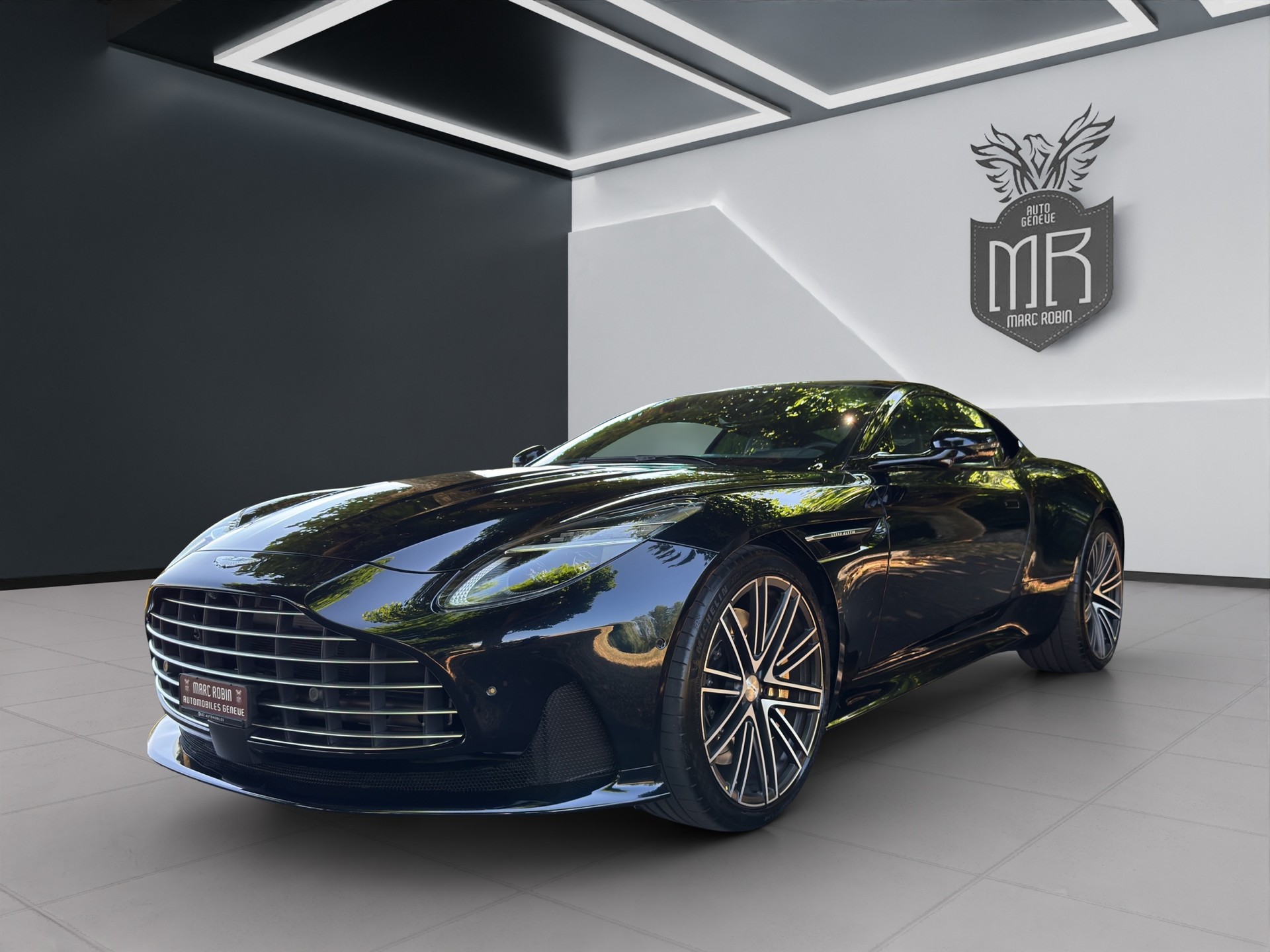 ASTON MARTIN DB12