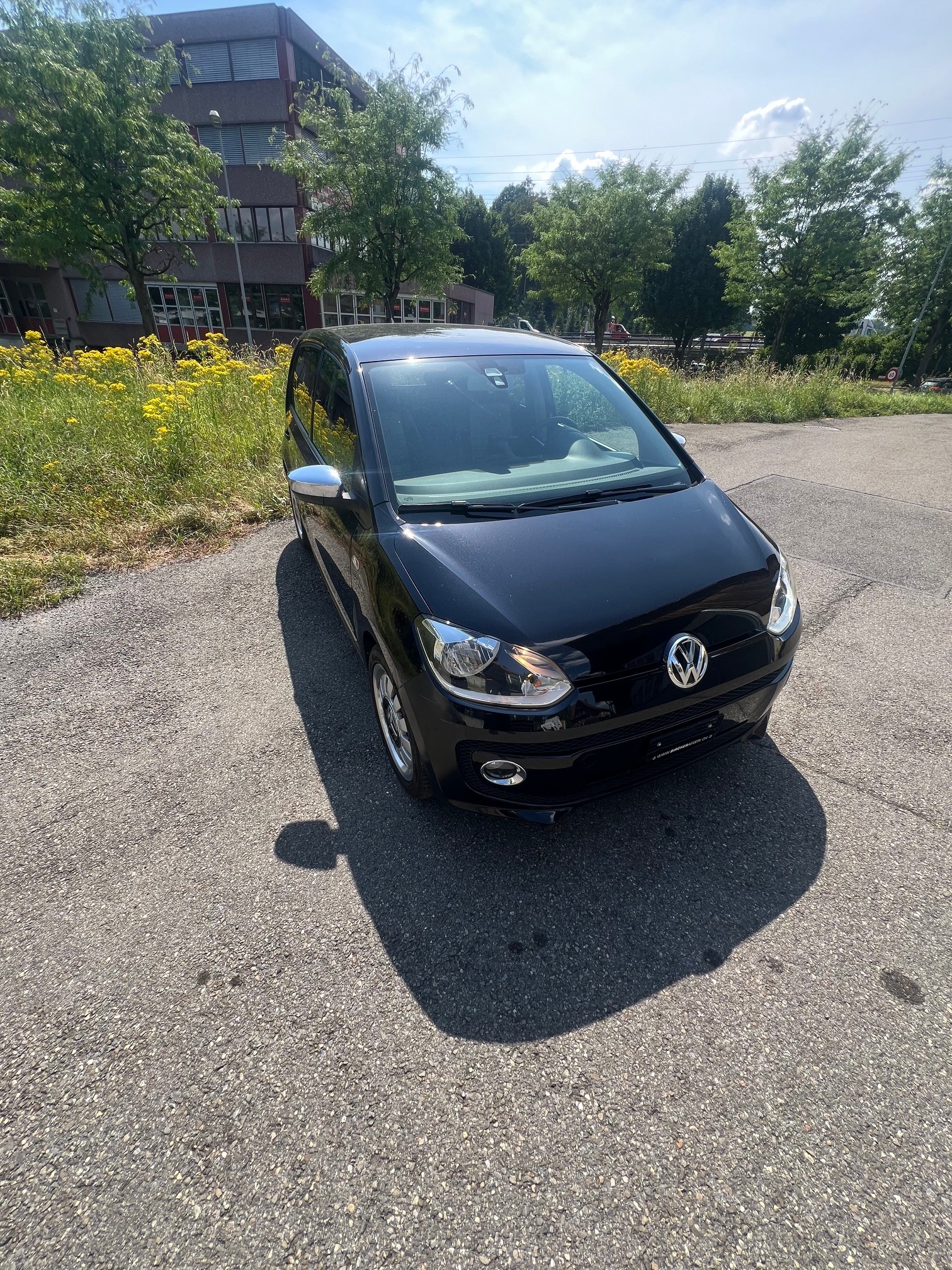 VW Up 1.0 BMT black up Art on Ice-image-7