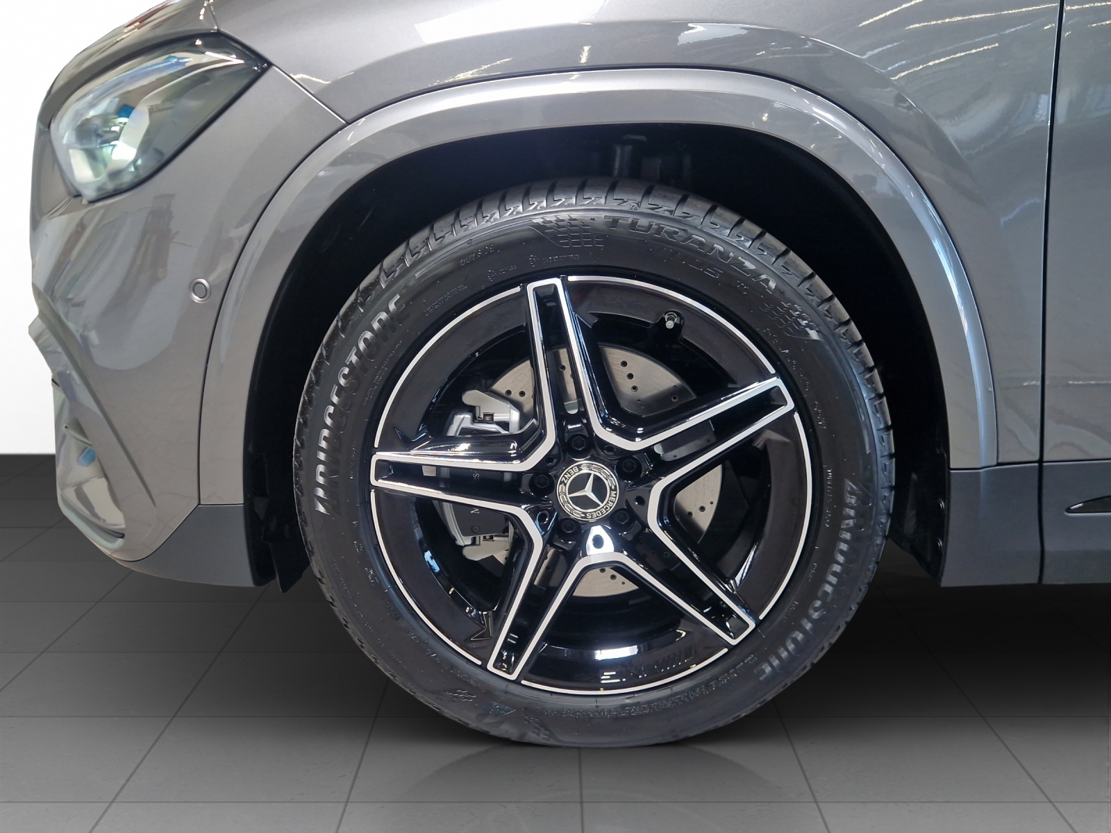 MERCEDES-BENZ GLA 250 4Matic 8G-DCT Swiss Star-image-6