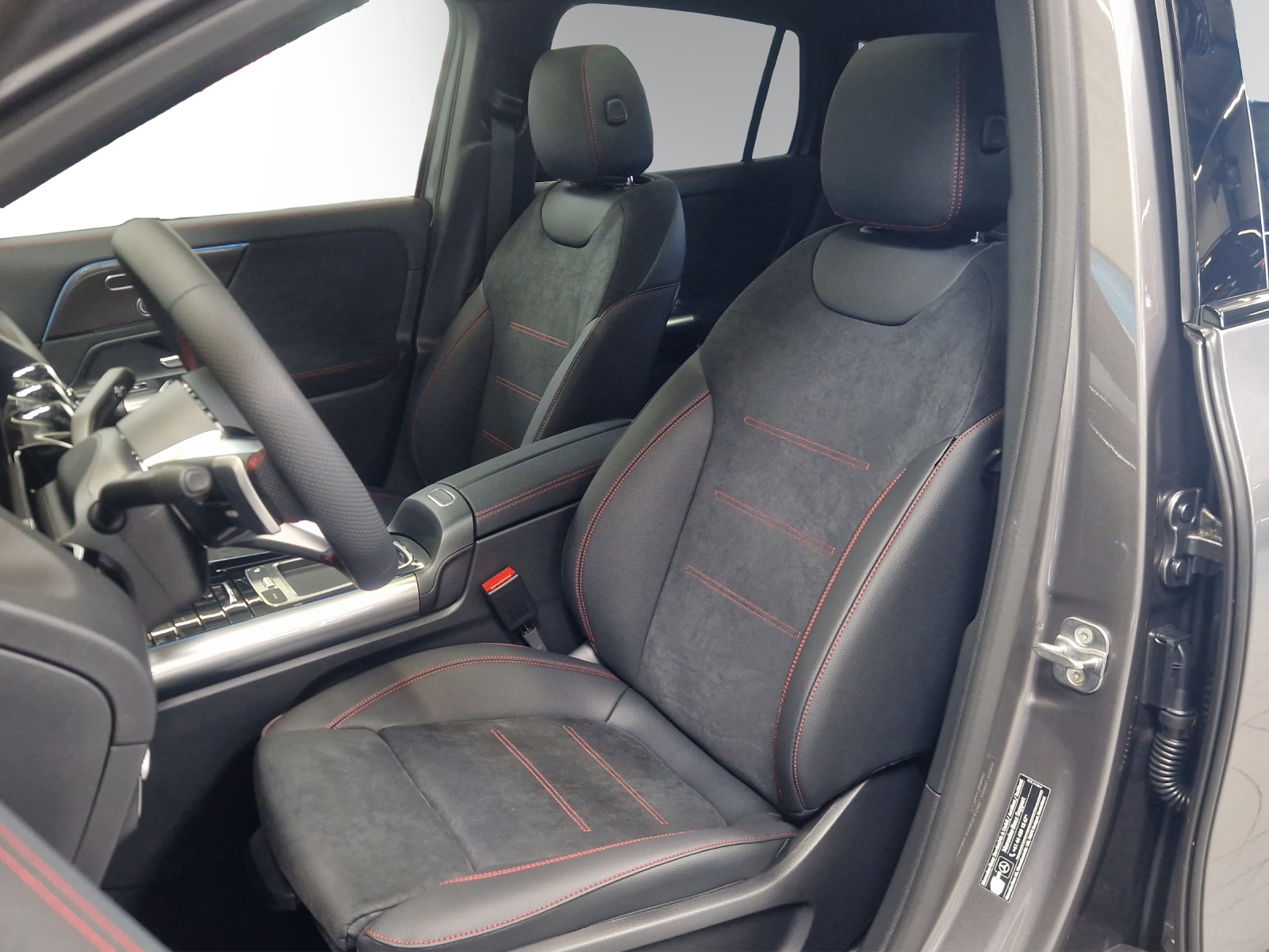 MERCEDES-BENZ GLA 250 4Matic 8G-DCT Swiss Star-image-8