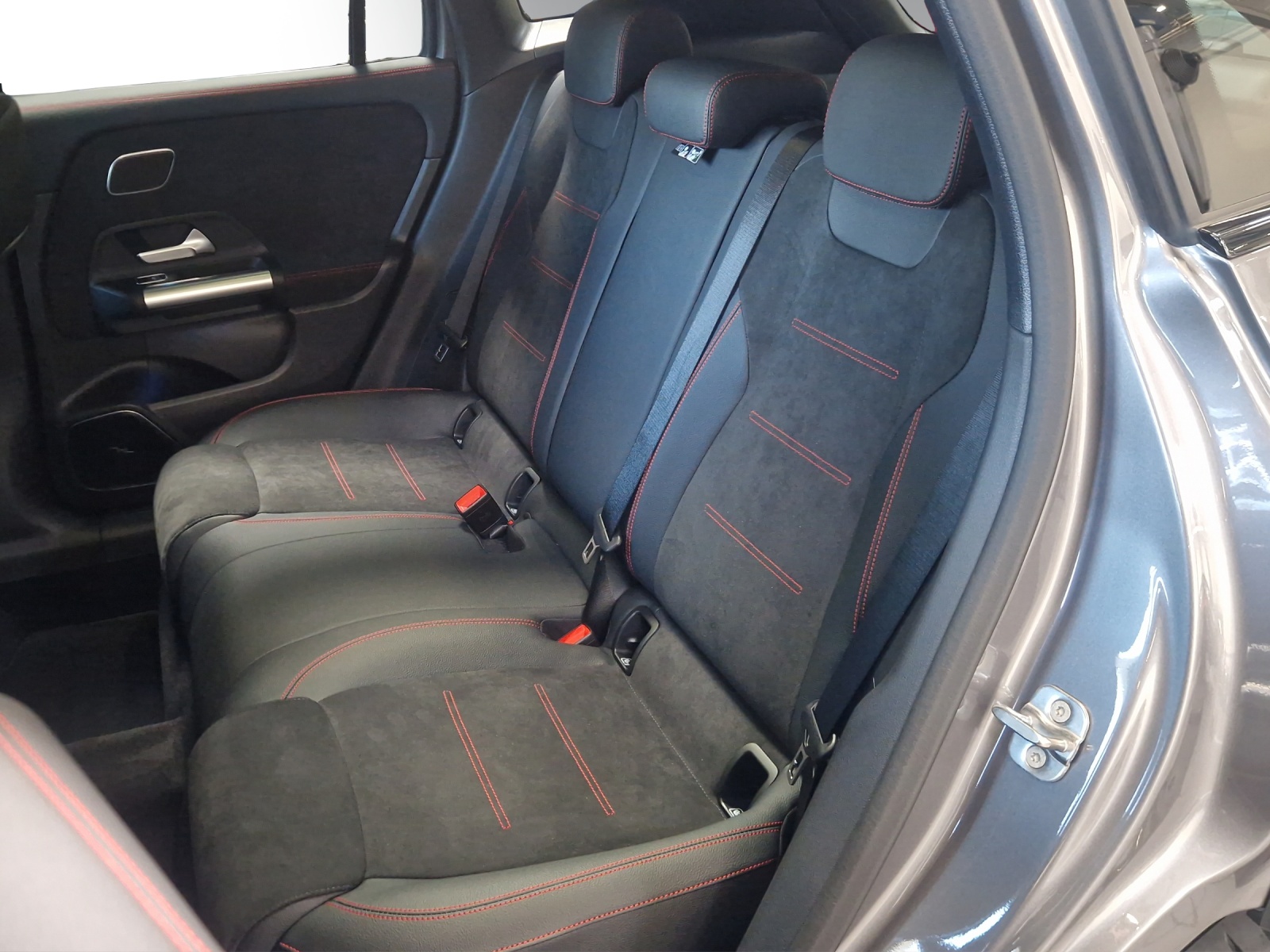 MERCEDES-BENZ GLA 250 4Matic 8G-DCT Swiss Star-image-10