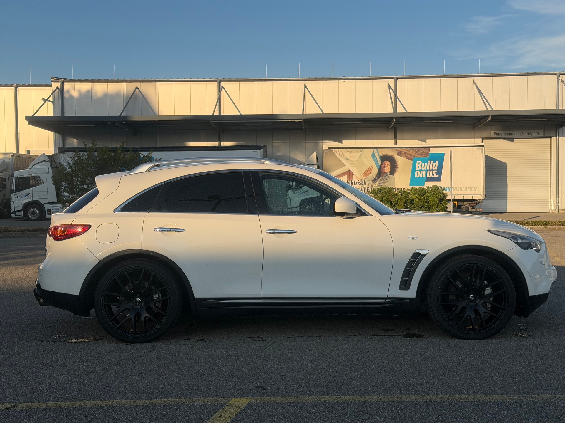INFINITI FX30d S AWD Automatic-image-3