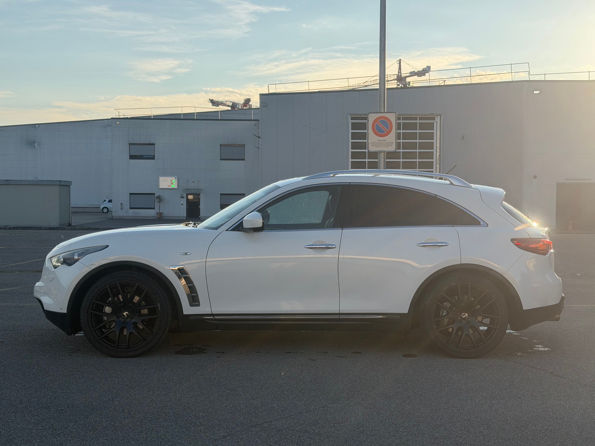 INFINITI FX30d S AWD Automatic-image-7
