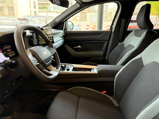DACIA Bigster TCe 150 48V Extreme 4x4-image-7