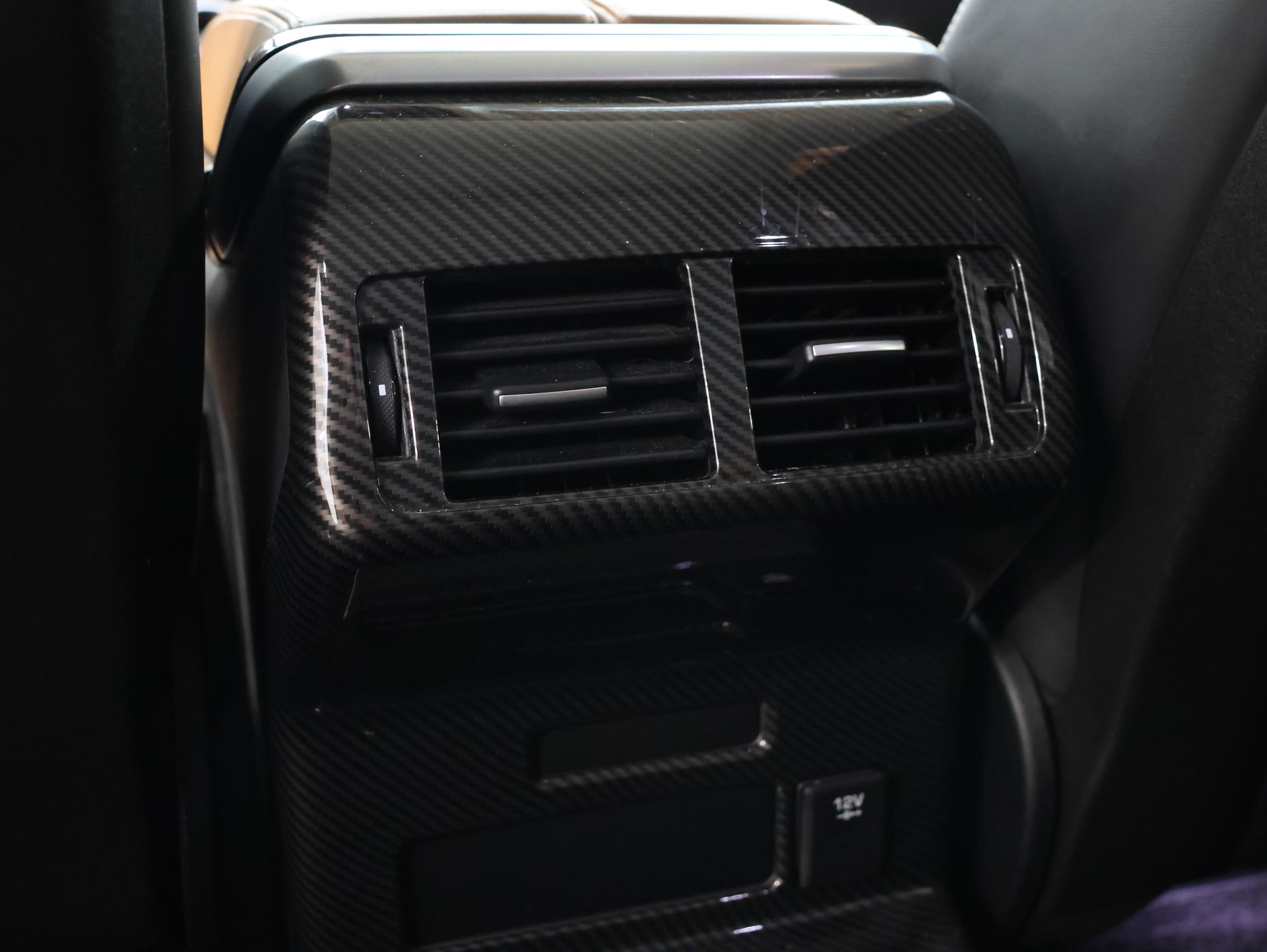 LAND ROVER Range Rover Velar D 240 HSE Automatic *Panoramadach* *Sitzheizung*-image-36