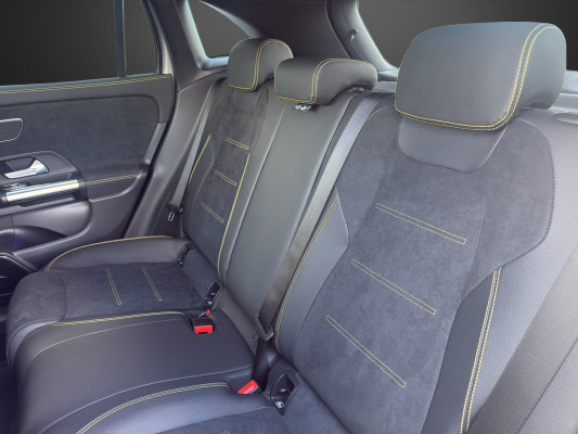MERCEDES-BENZ GLA AMG 45 S 4M+8G-DCT-image-9