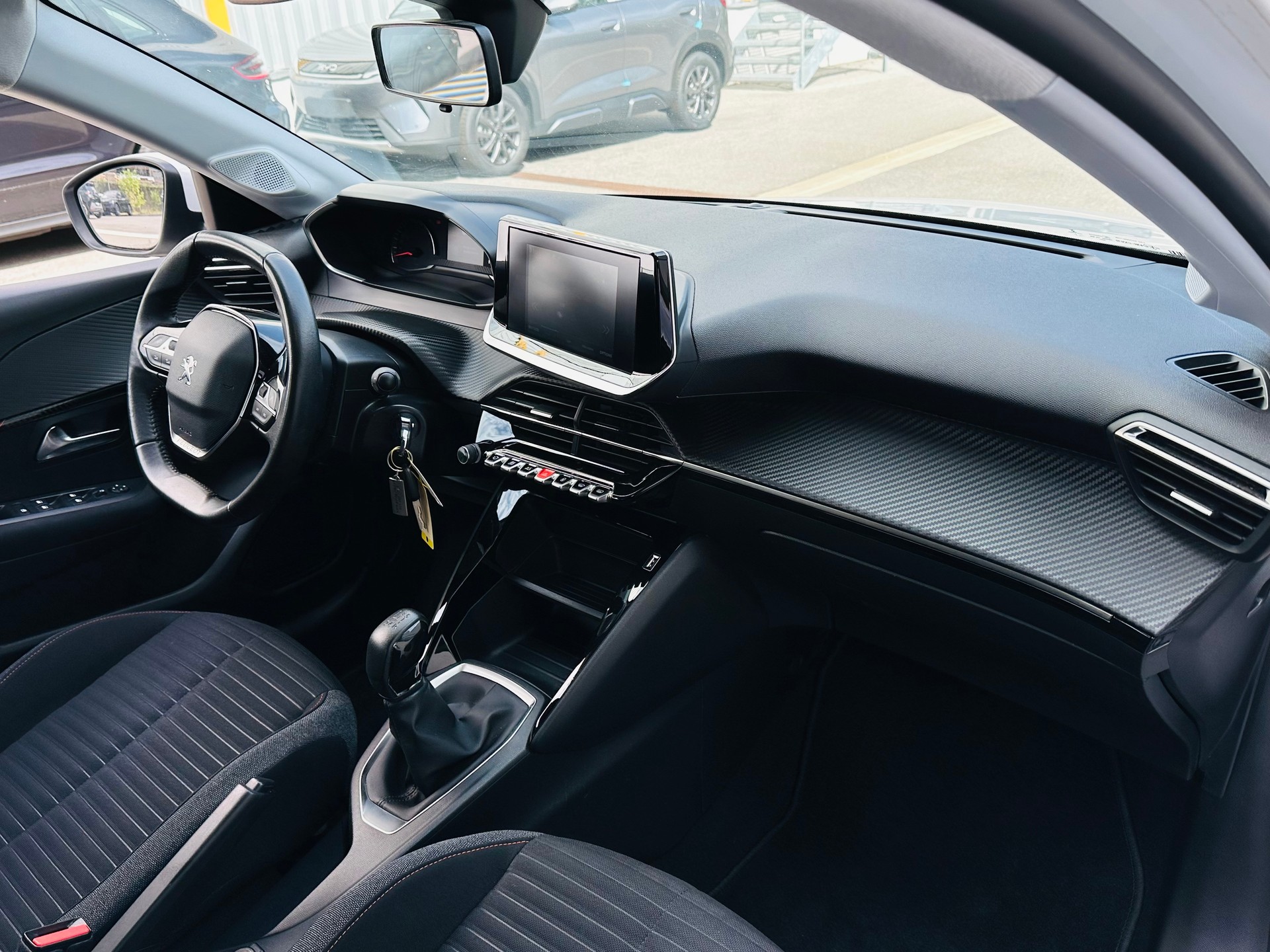 PEUGEOT 208 1.2 PureTech Active-image-12