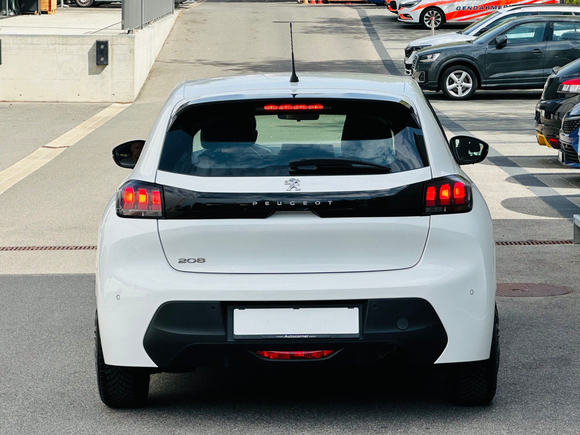 PEUGEOT 208 1.2 PureTech Active-image-8
