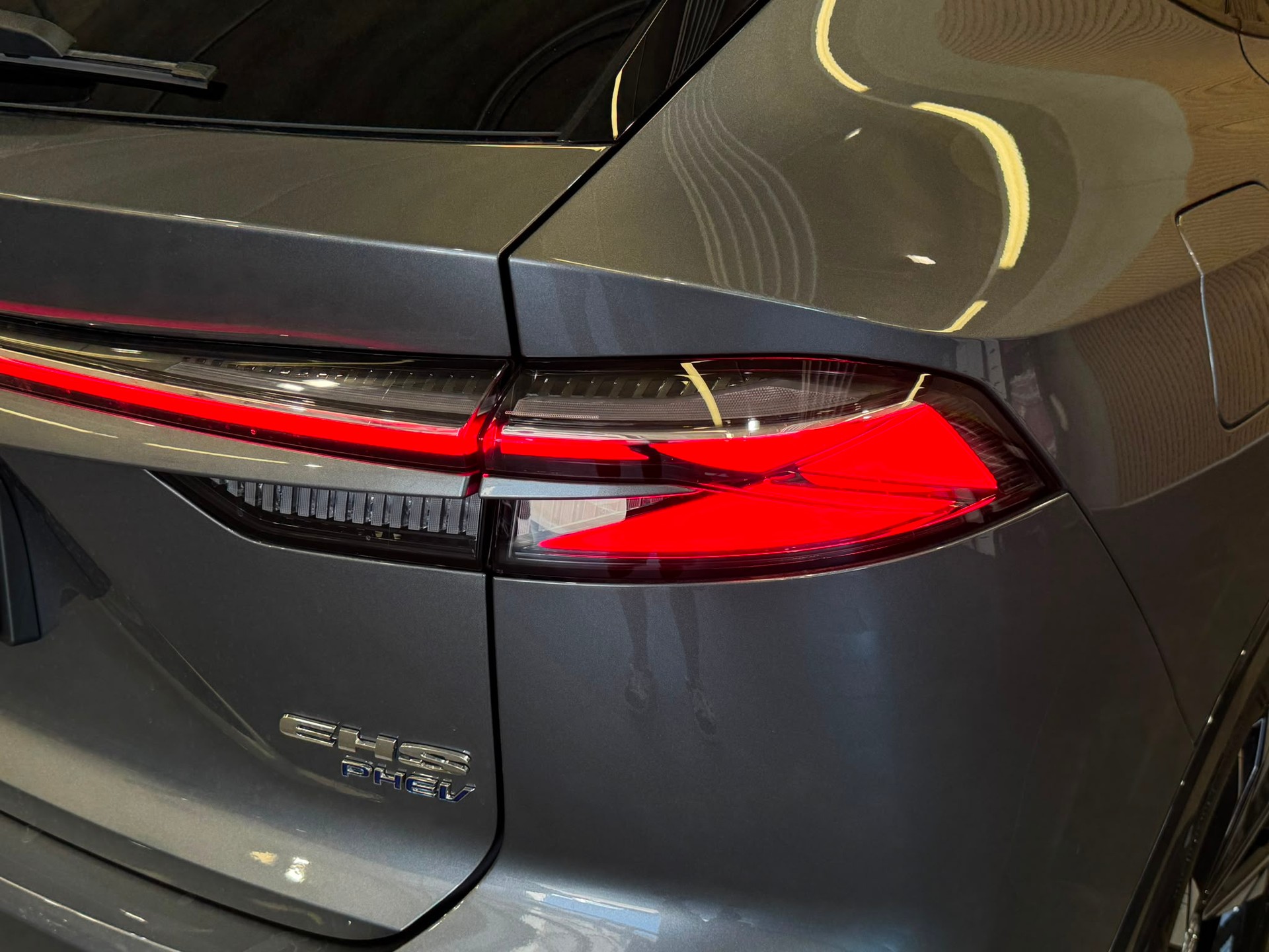 MG HS 1.5 T PHEV Luxury-image-9