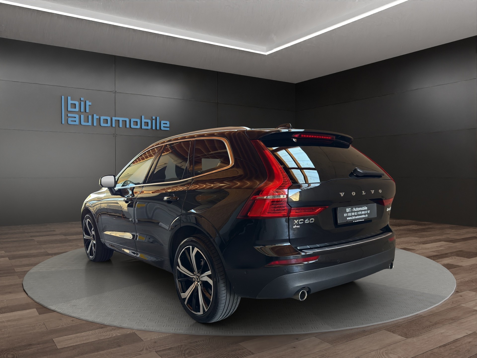 VOLVO XC60 D4 AWD Inscription-image-4