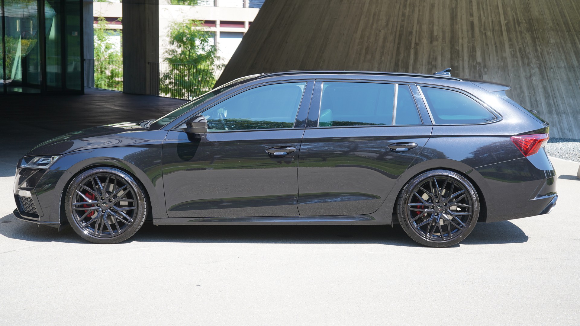 SKODA Octavia Combi 2.0 TSI DSG RS-image-5