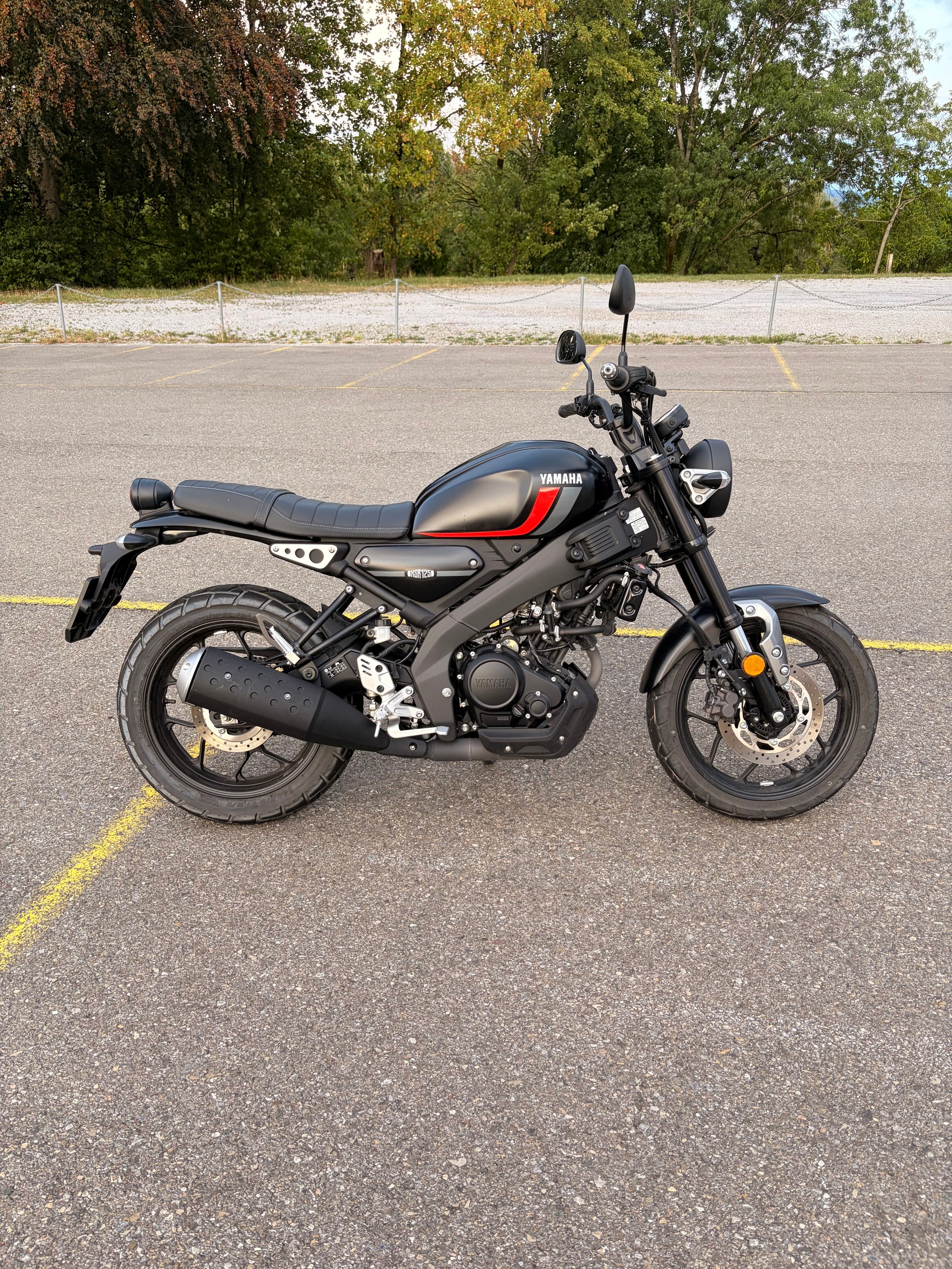 YAMAHA XSR 125-image-0