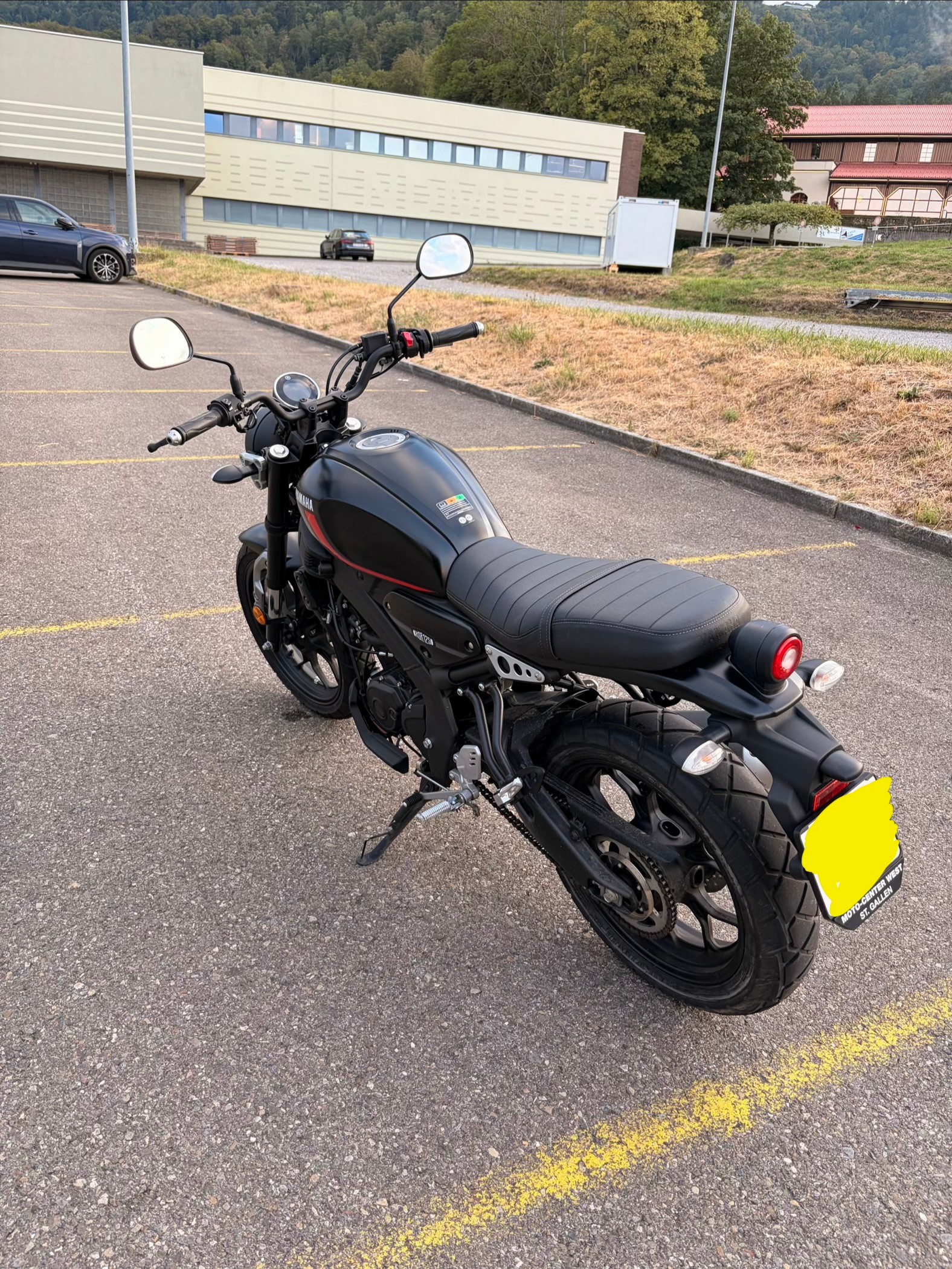 YAMAHA XSR 125-image-3