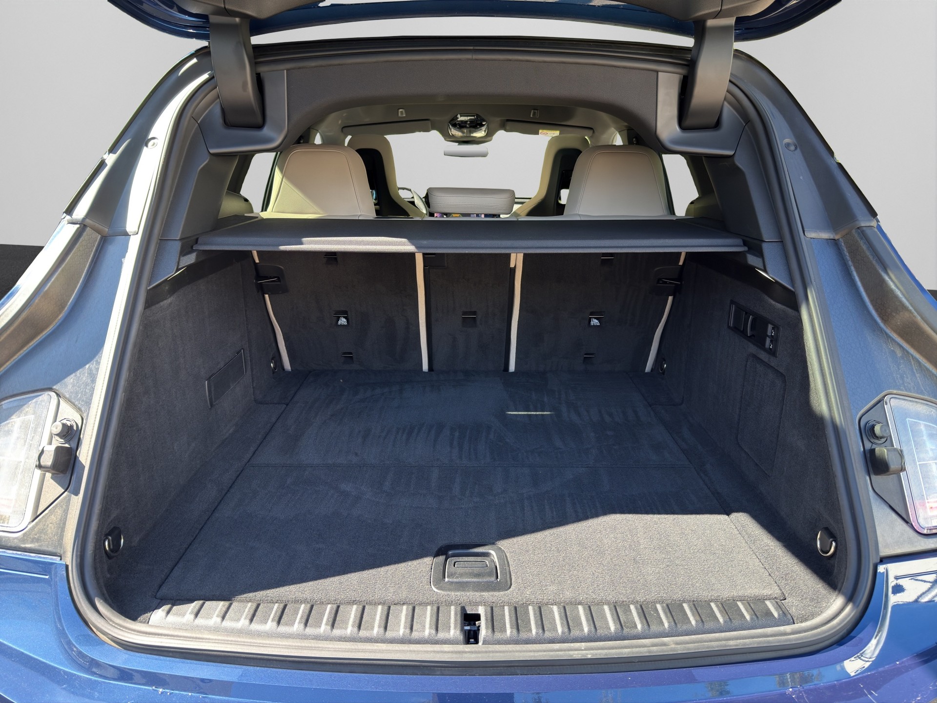 BMW iX xDrive50 Sportpaket-image-12