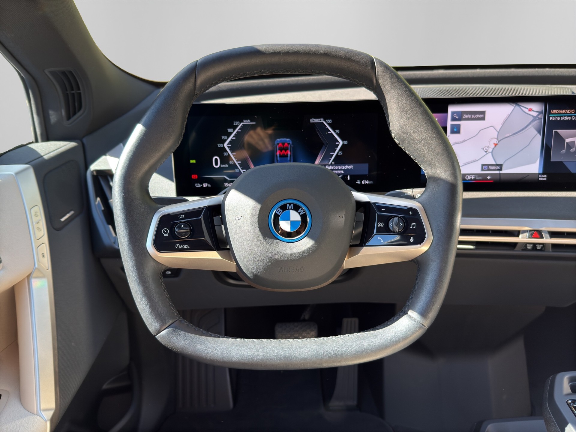 BMW iX xDrive50 Sportpaket-image-8