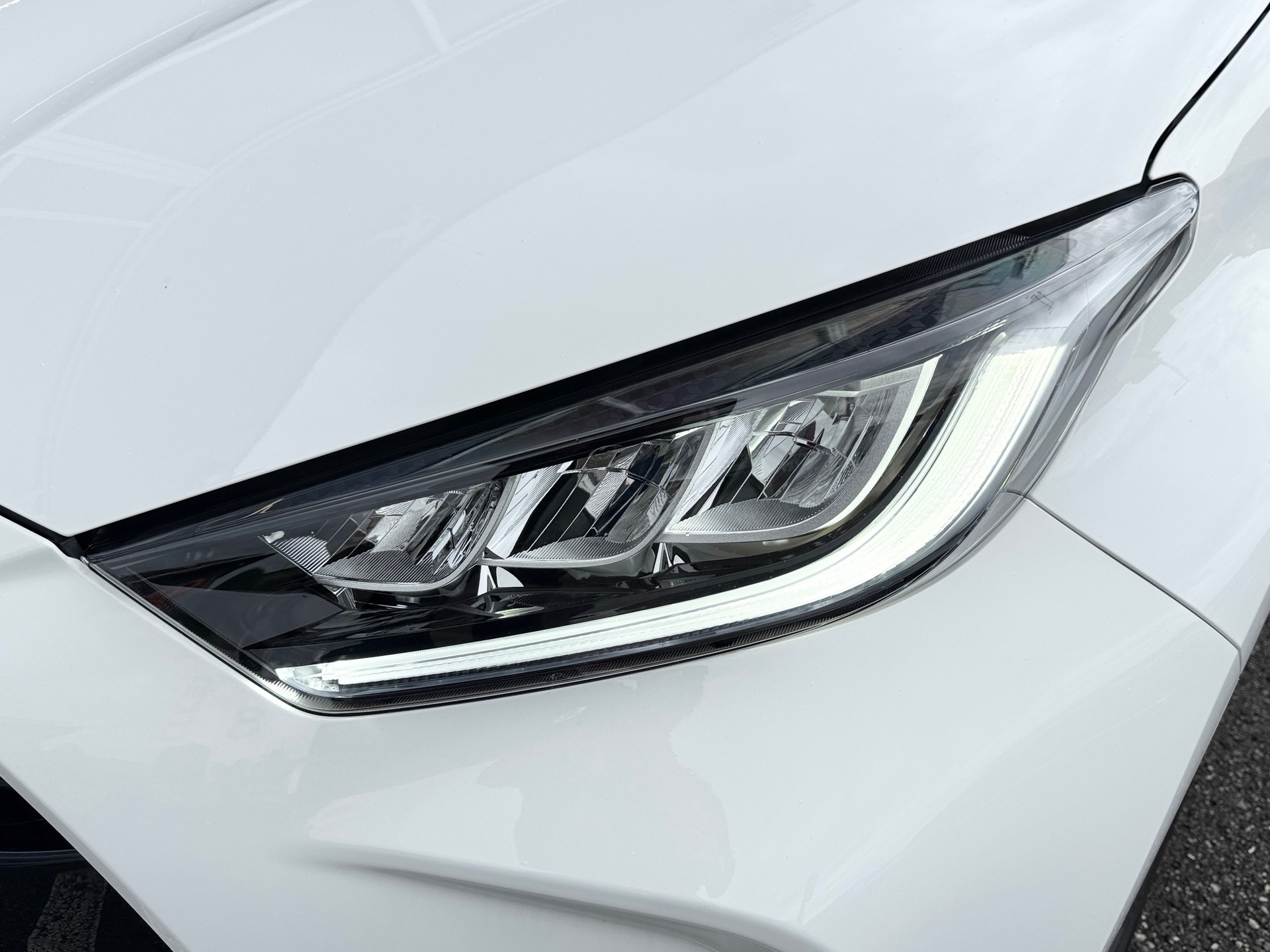 TOYOTA Yaris 1.5 Trend e-CVT-showroom-element-2