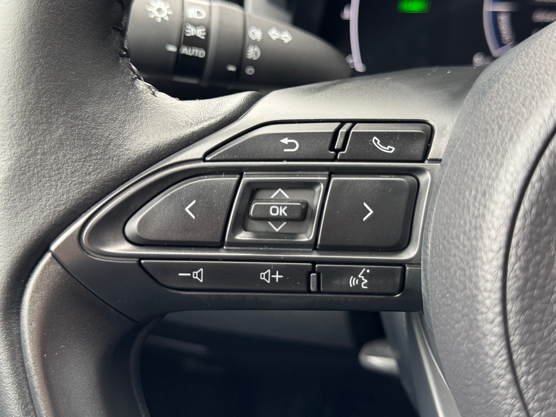 TOYOTA Yaris 1.5 Trend e-CVT-image-16