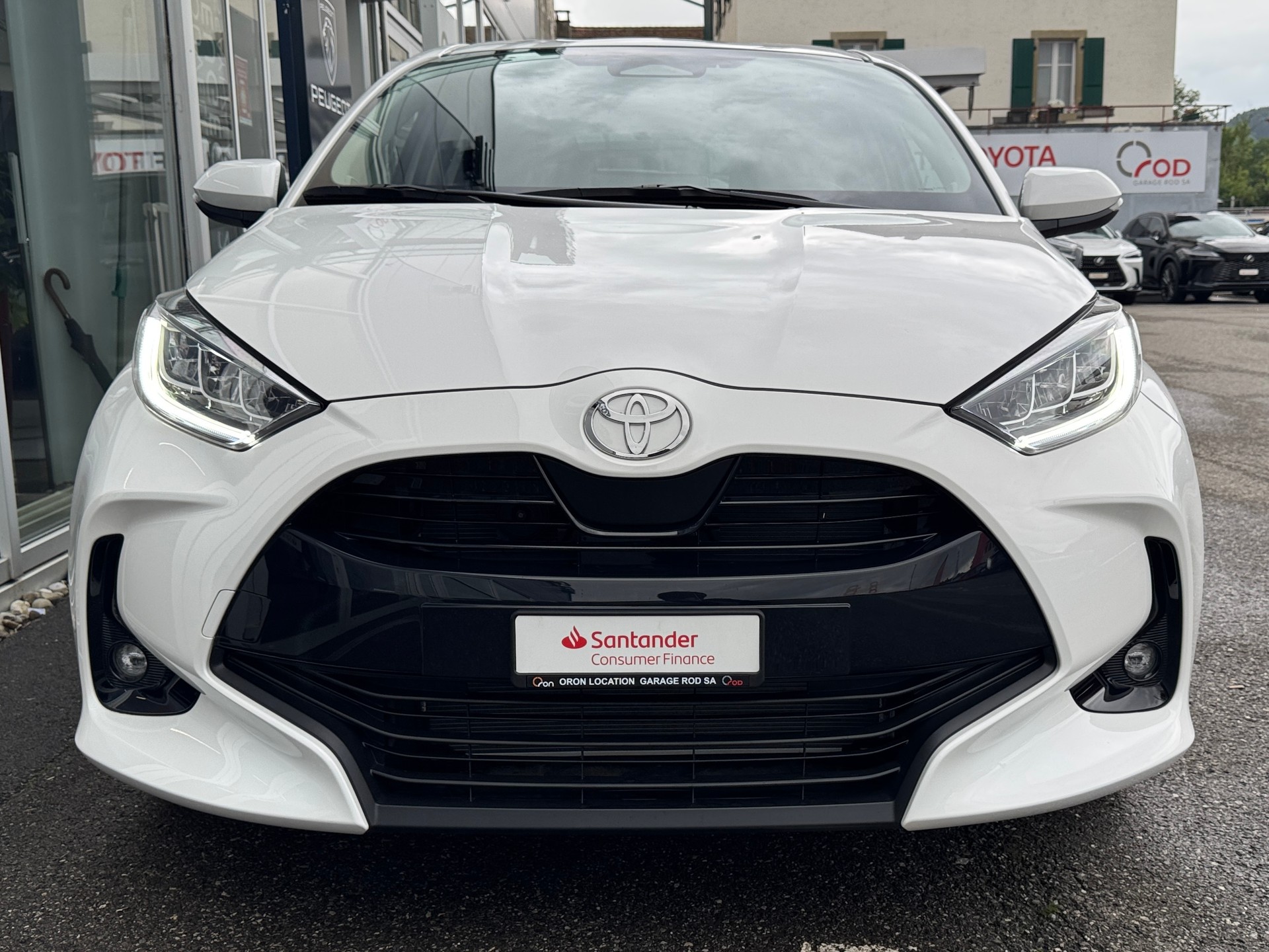TOYOTA Yaris 1.5 Trend e-CVT-showroom-element-1