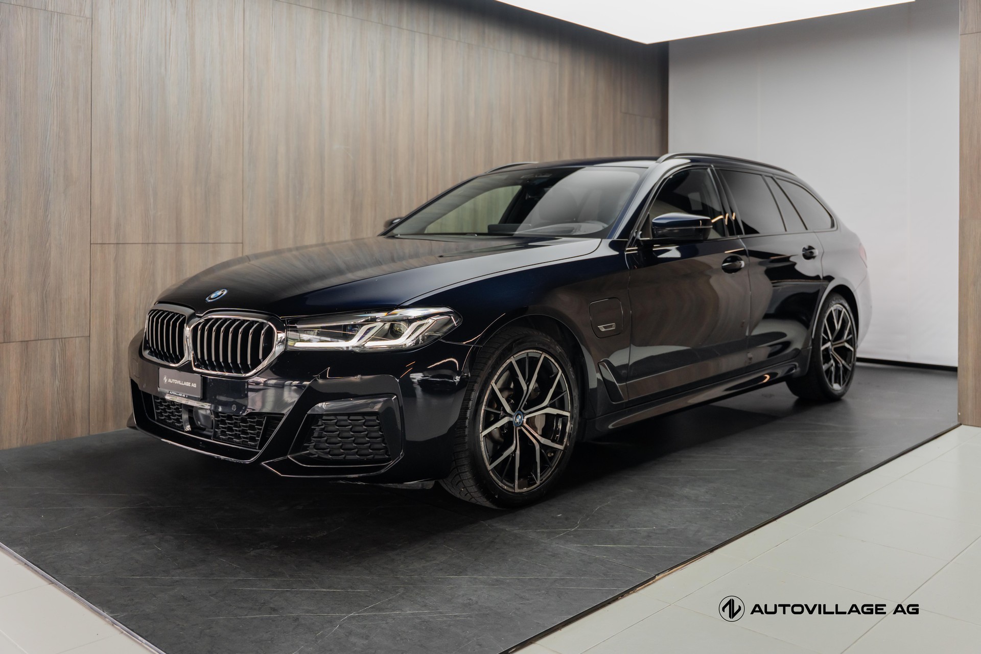 BMW 530e xDrive Touring Pure M Sport Steptronic