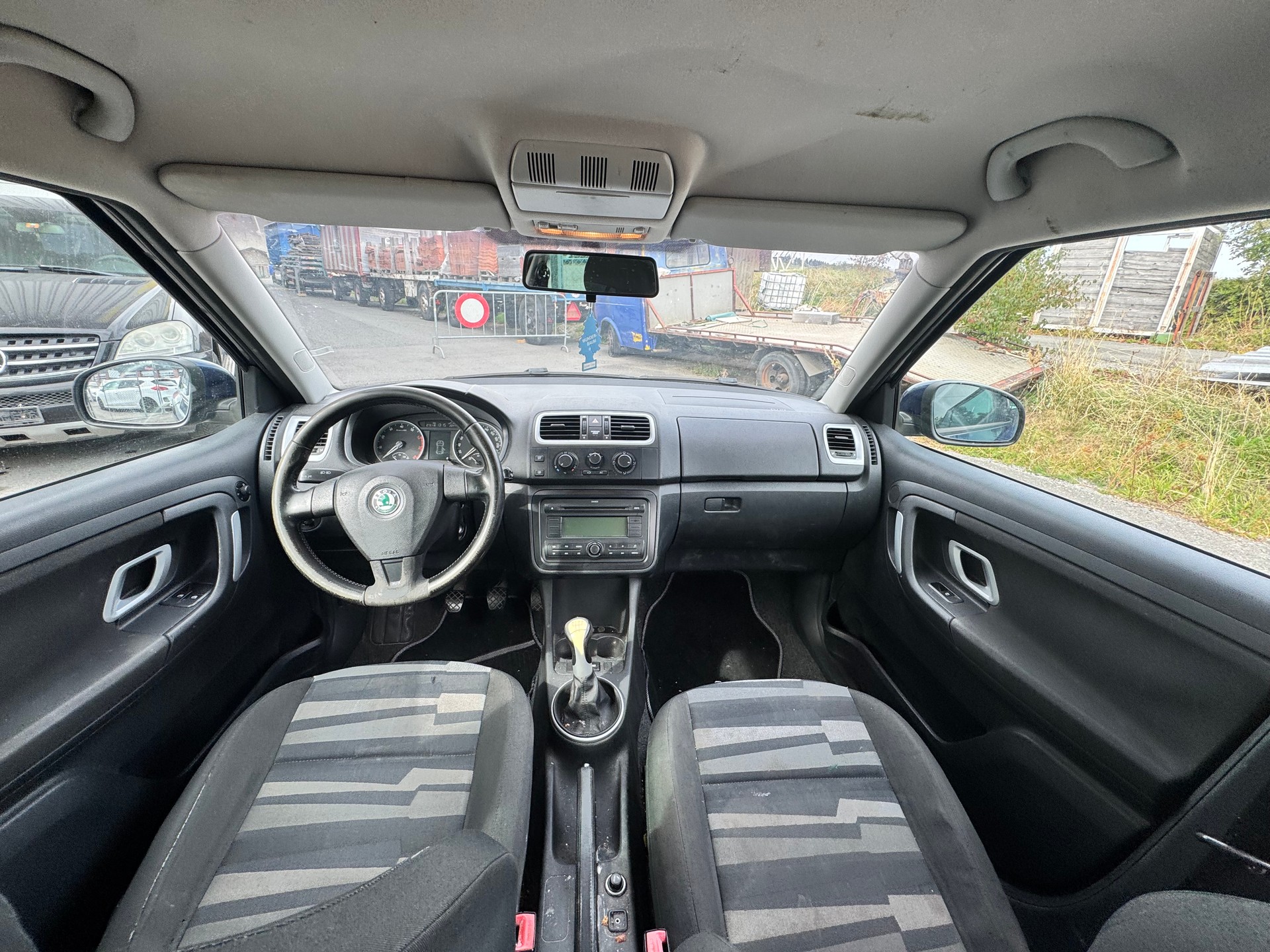 SKODA Fabia 1.6 Elegance-image-11