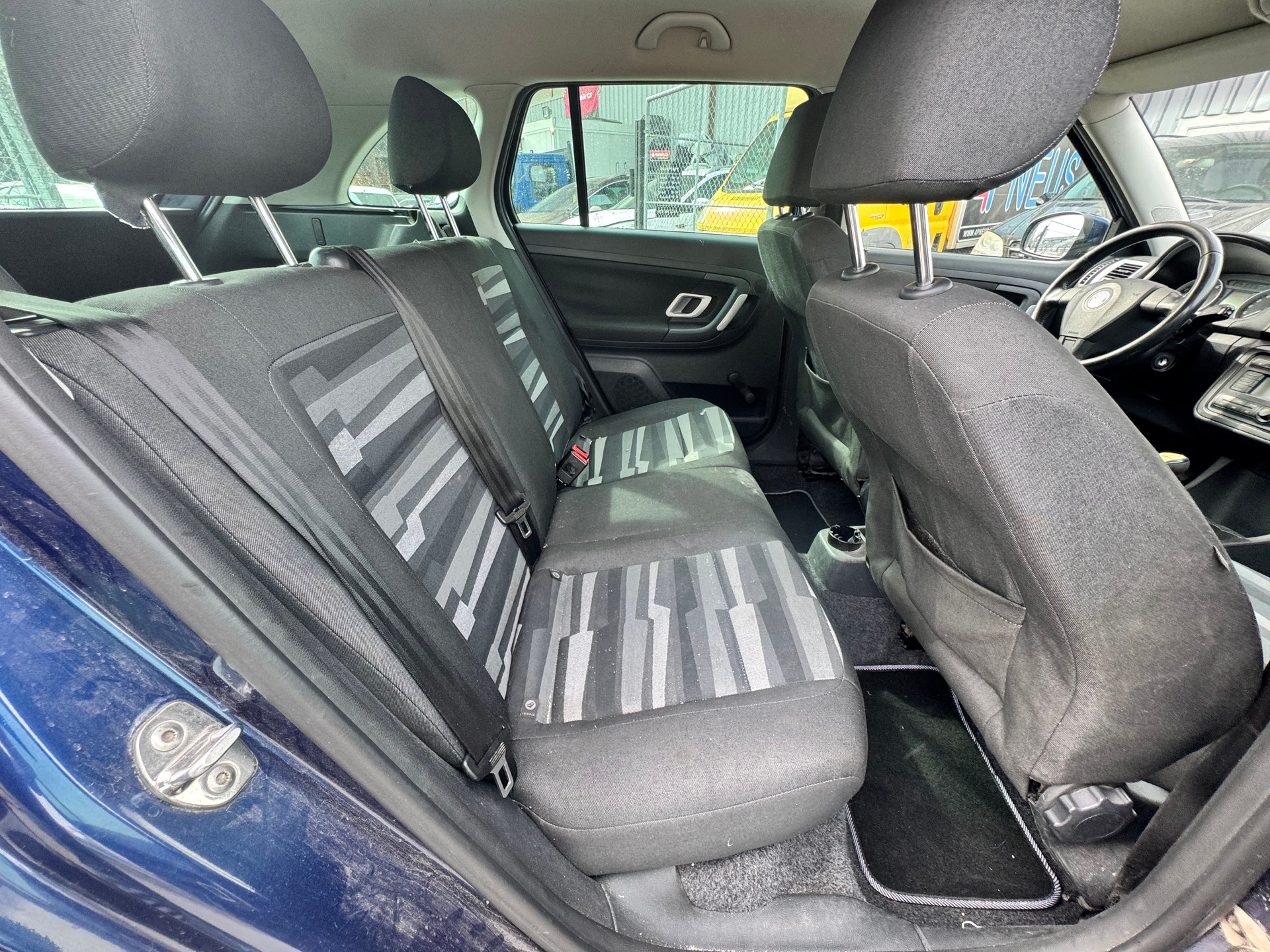 SKODA Fabia 1.6 Elegance-image-13