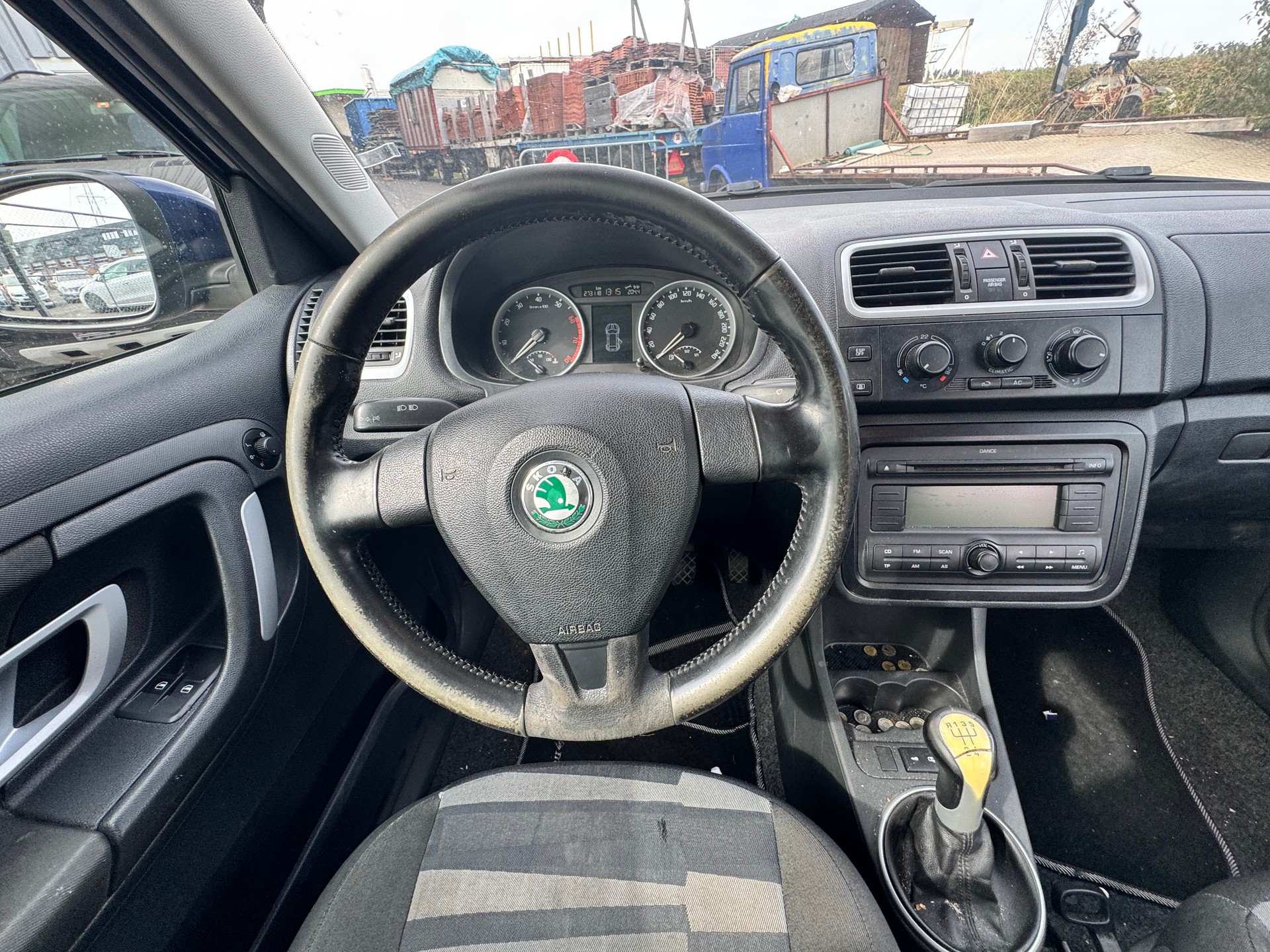 SKODA Fabia 1.6 Elegance-image-8