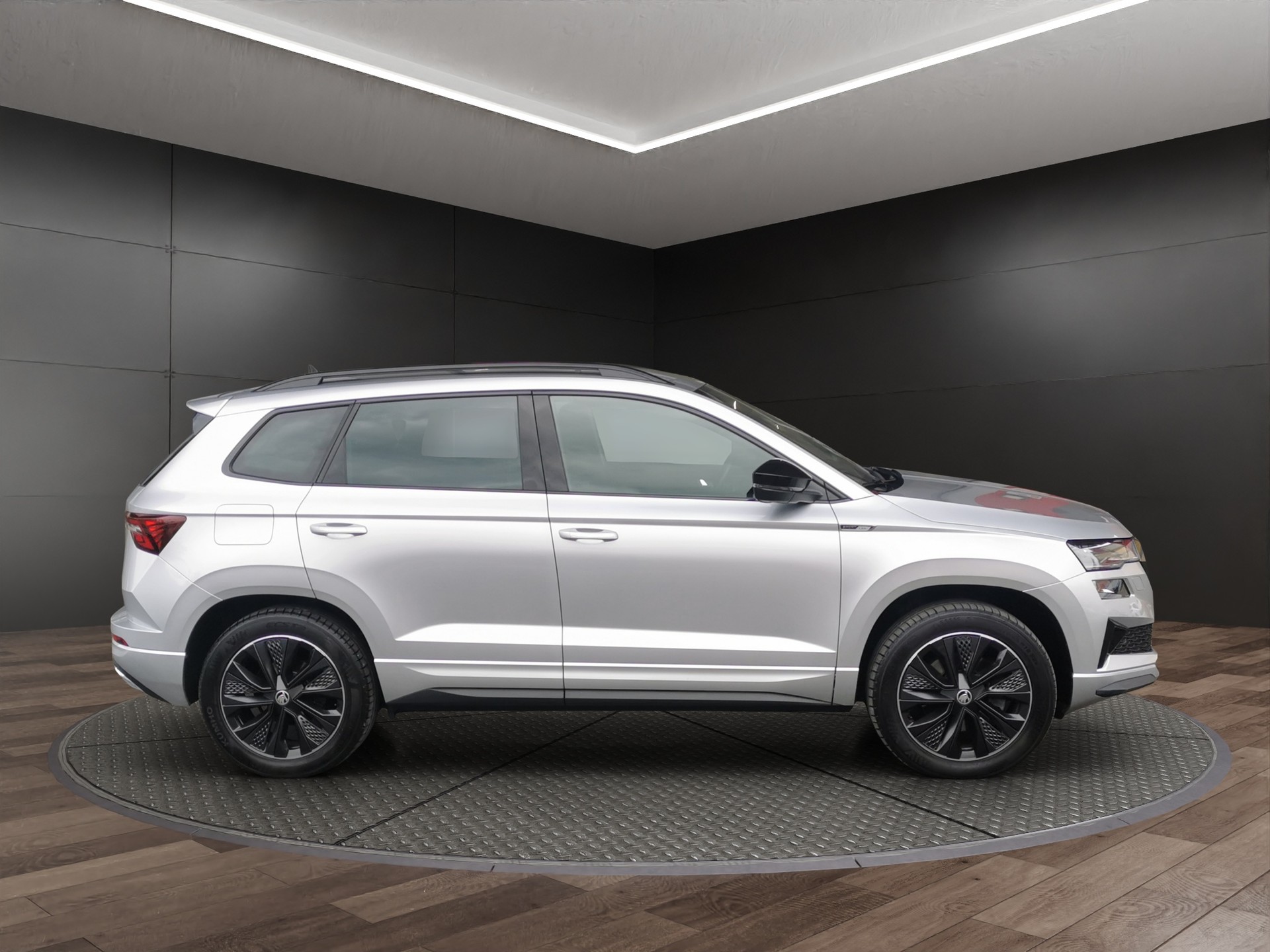 SKODA Karoq 2.0 TSI SportLine 4x4 DSG-image-4