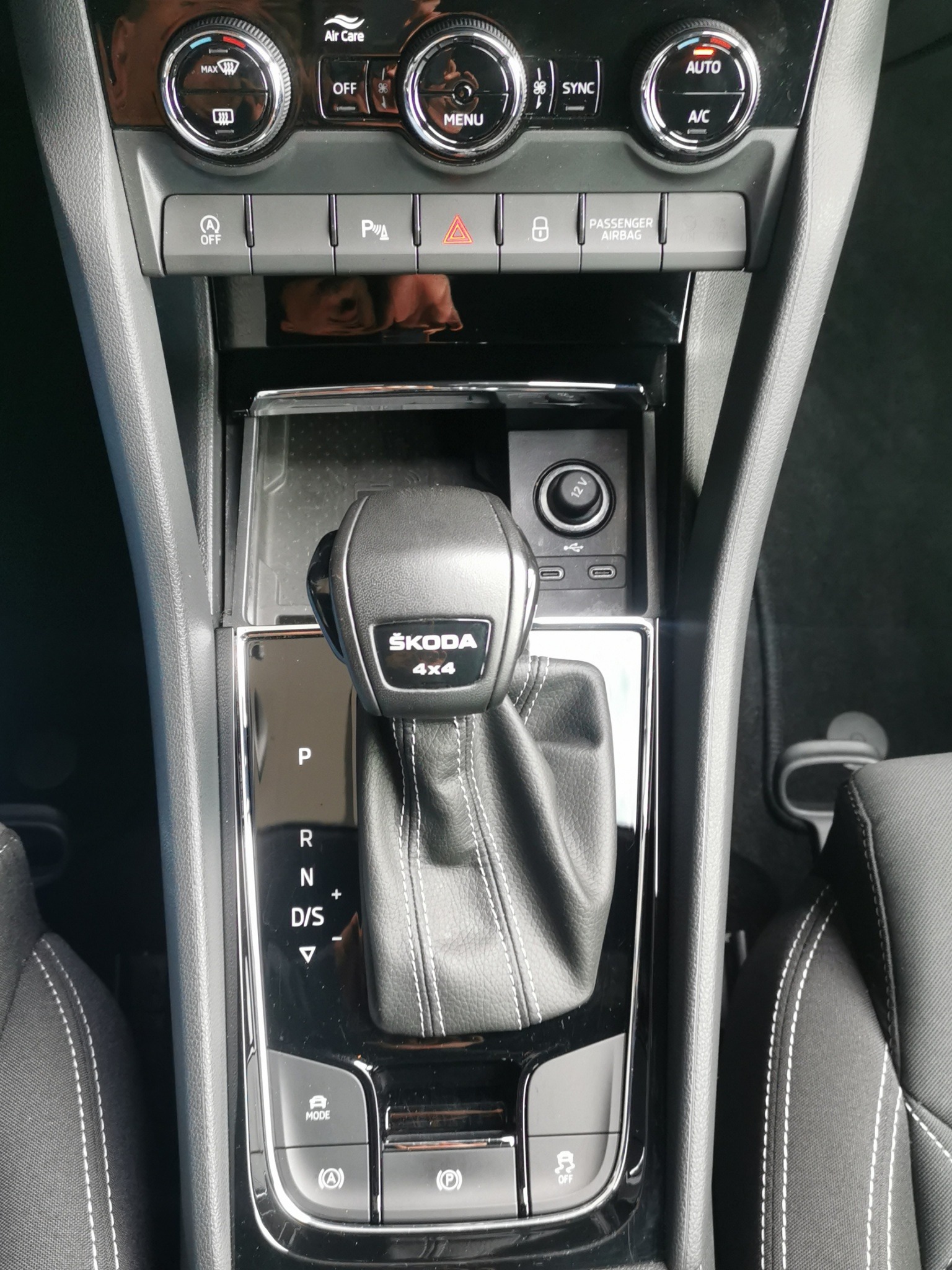 SKODA Karoq 2.0 TSI SportLine 4x4 DSG-image-20