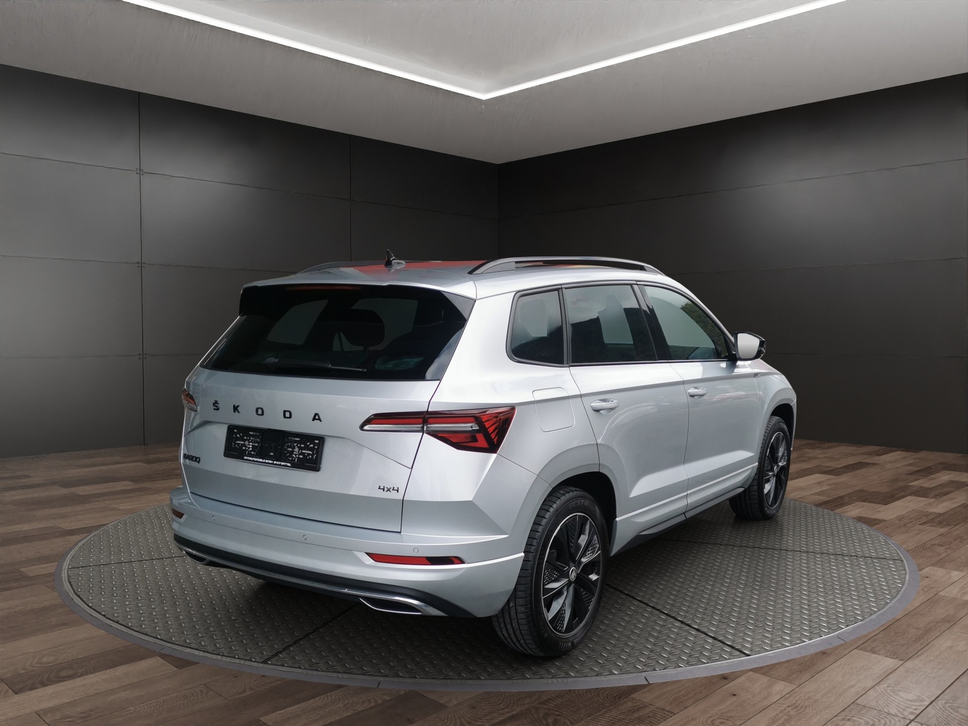 SKODA Karoq 2.0 TSI SportLine 4x4 DSG-image-5