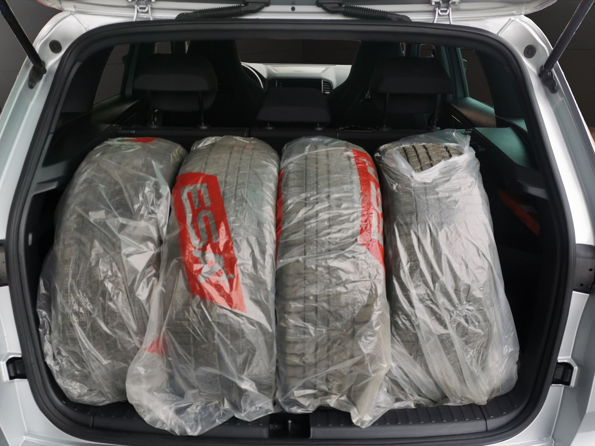SKODA Karoq 2.0 TSI SportLine 4x4 DSG-image-8