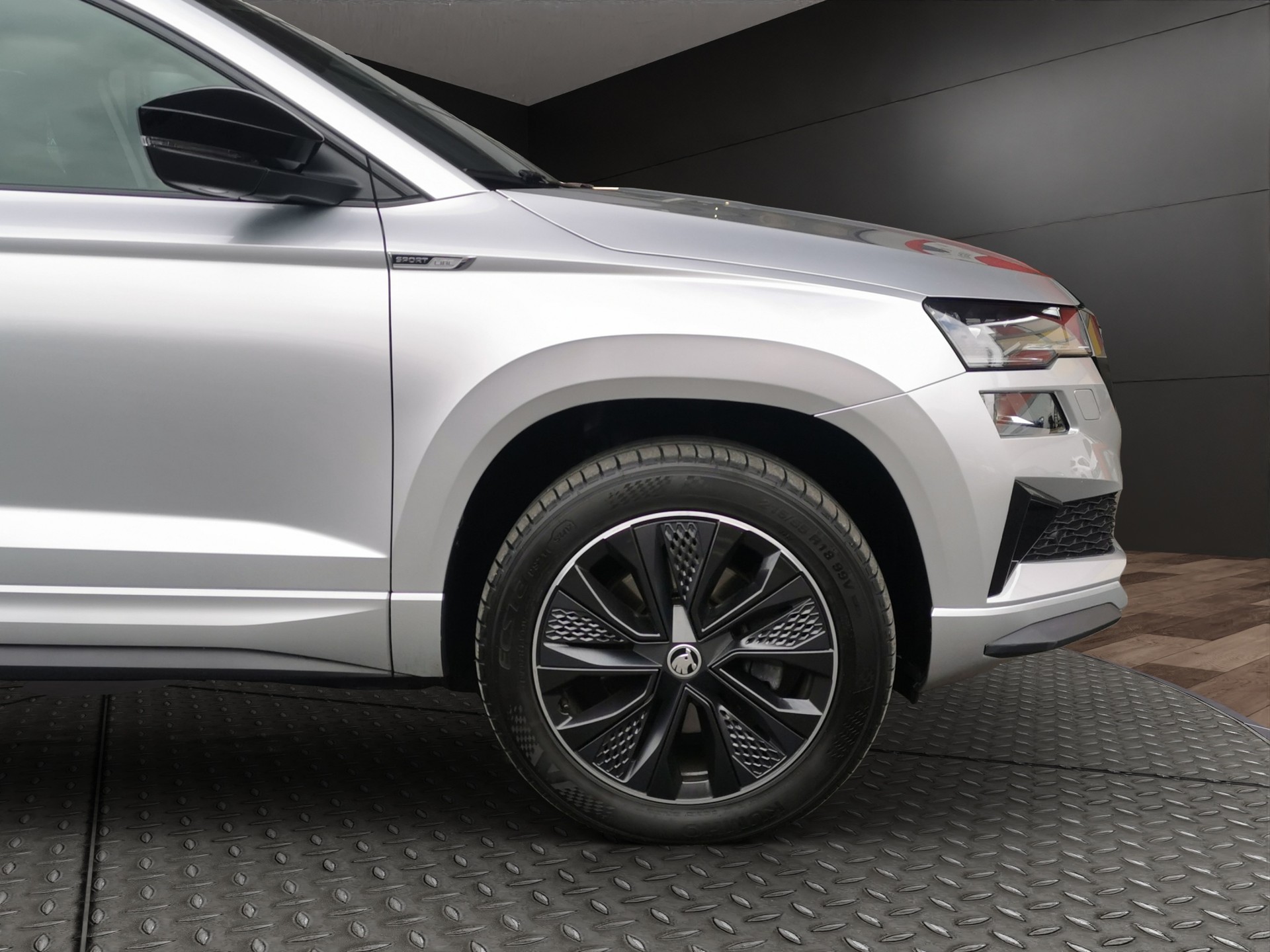 SKODA Karoq 2.0 TSI SportLine 4x4 DSG-showroom-element-3