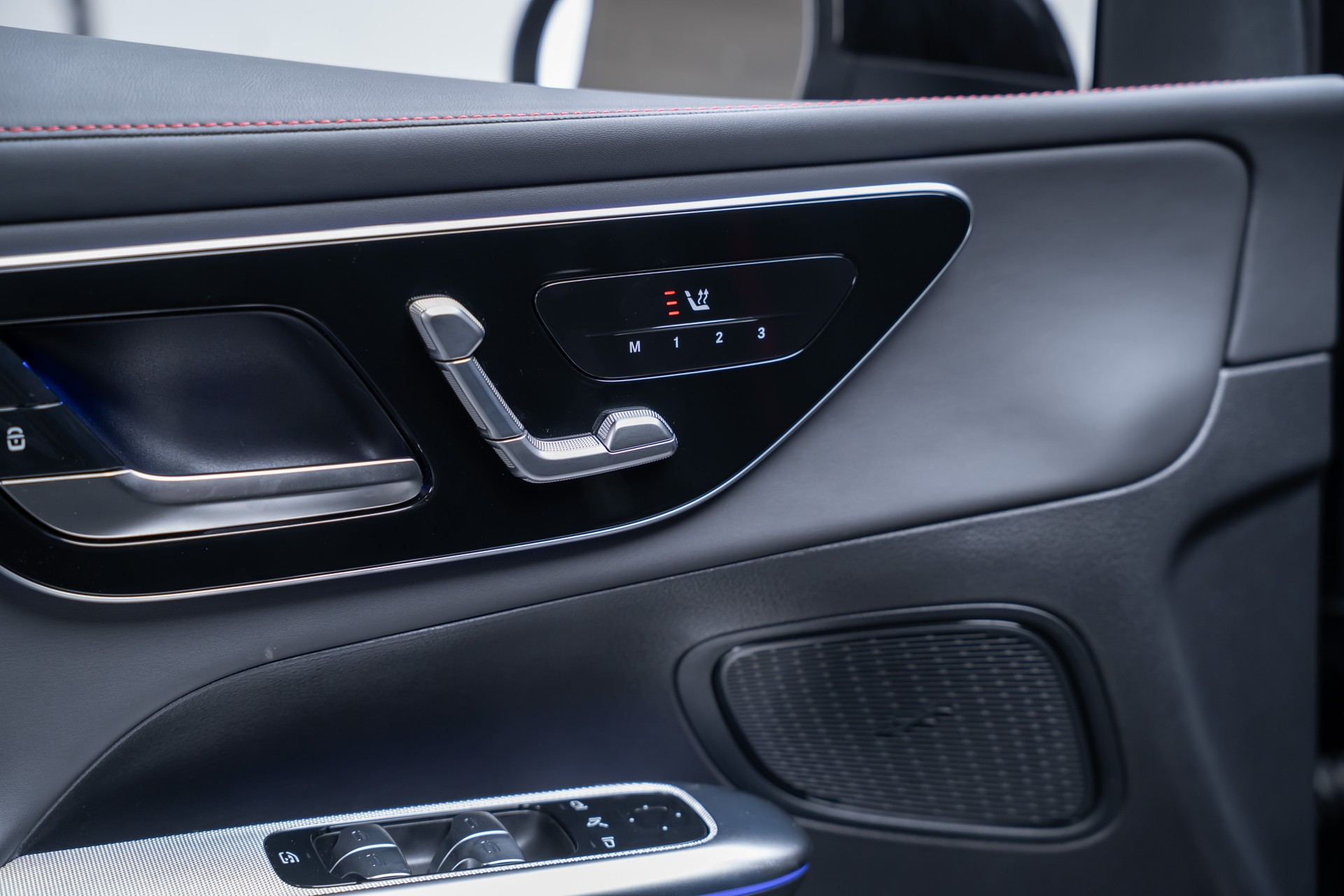 MERCEDES-BENZ GLC 43 AMG Executive Edition 4matic Coupé / Panorama-Schiebedach / Performance-Auspuff / 360° Kamera-image-17