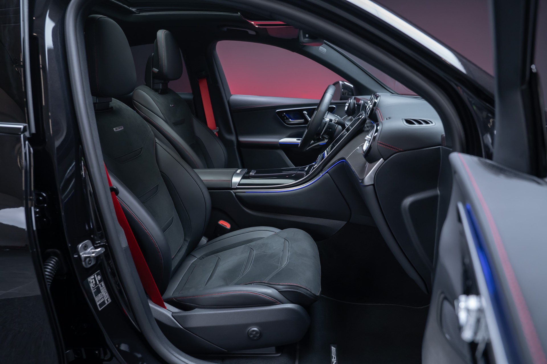 MERCEDES-BENZ GLC 43 AMG Executive Edition 4matic Coupé / Panorama-Schiebedach / Performance-Auspuff / 360° Kamera-image-38