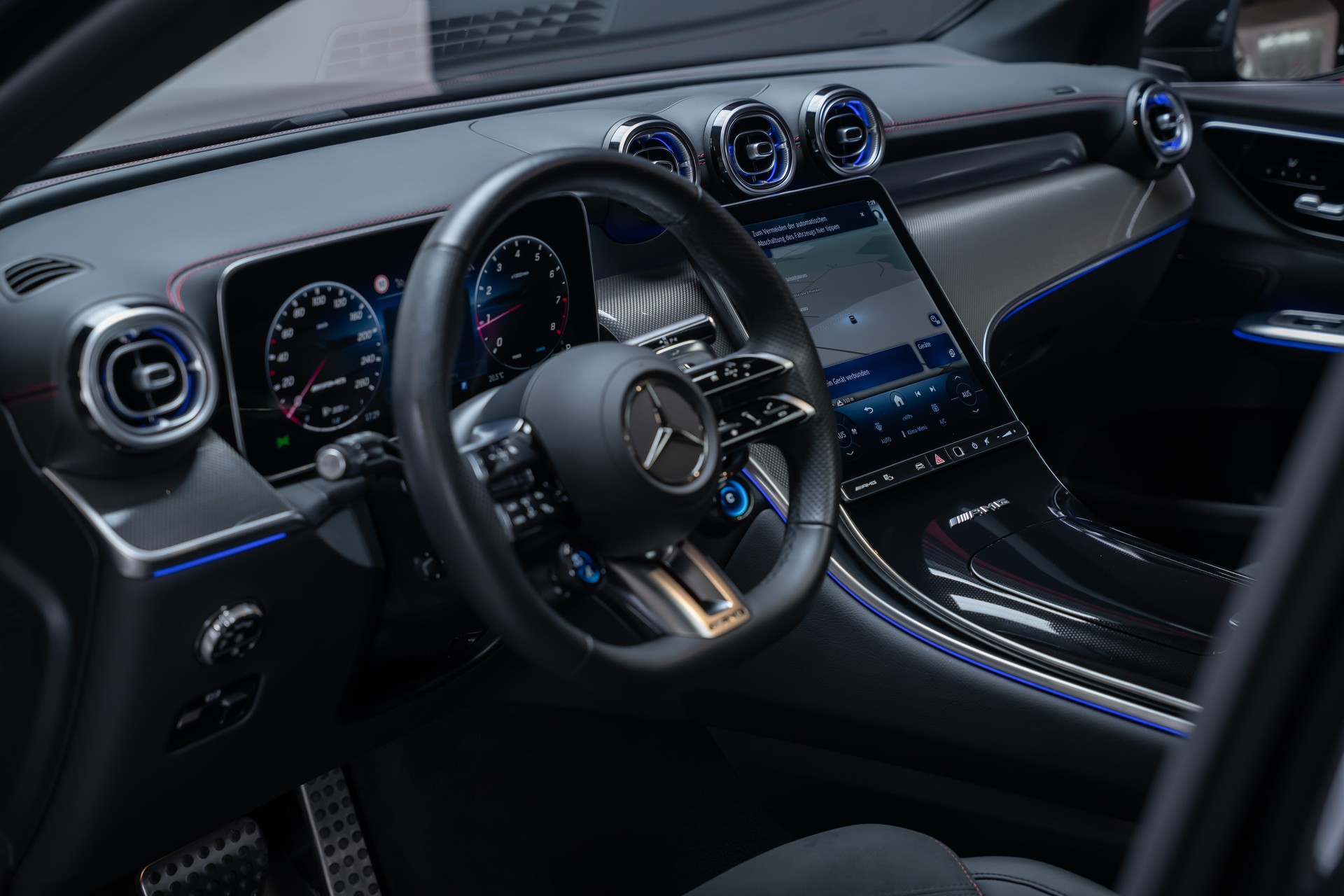 MERCEDES-BENZ GLC 43 AMG Executive Edition 4matic Coupé / Panorama-Schiebedach / Performance-Auspuff / 360° Kamera-image-15