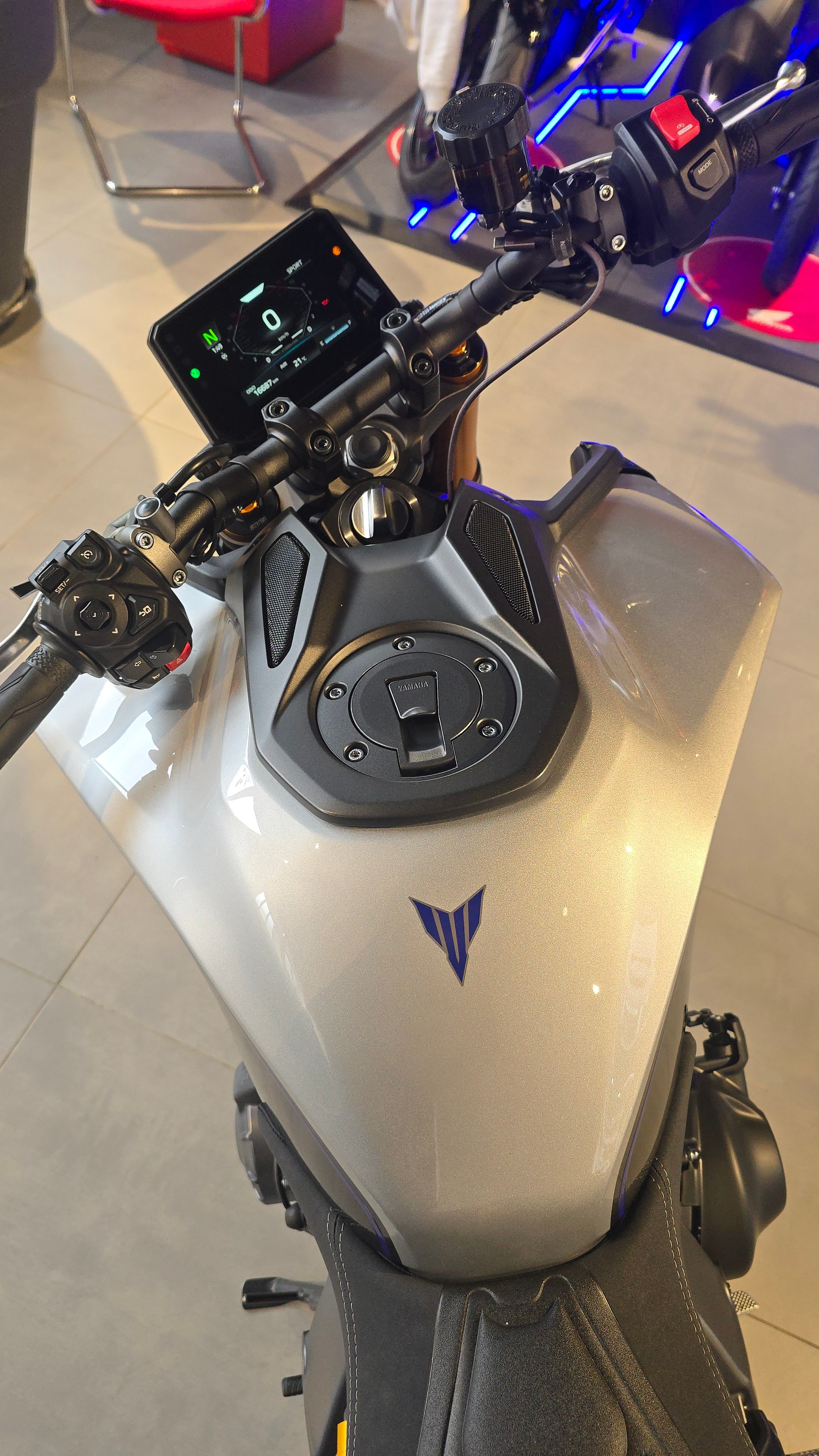 YAMAHA MT-09 SP-image-14