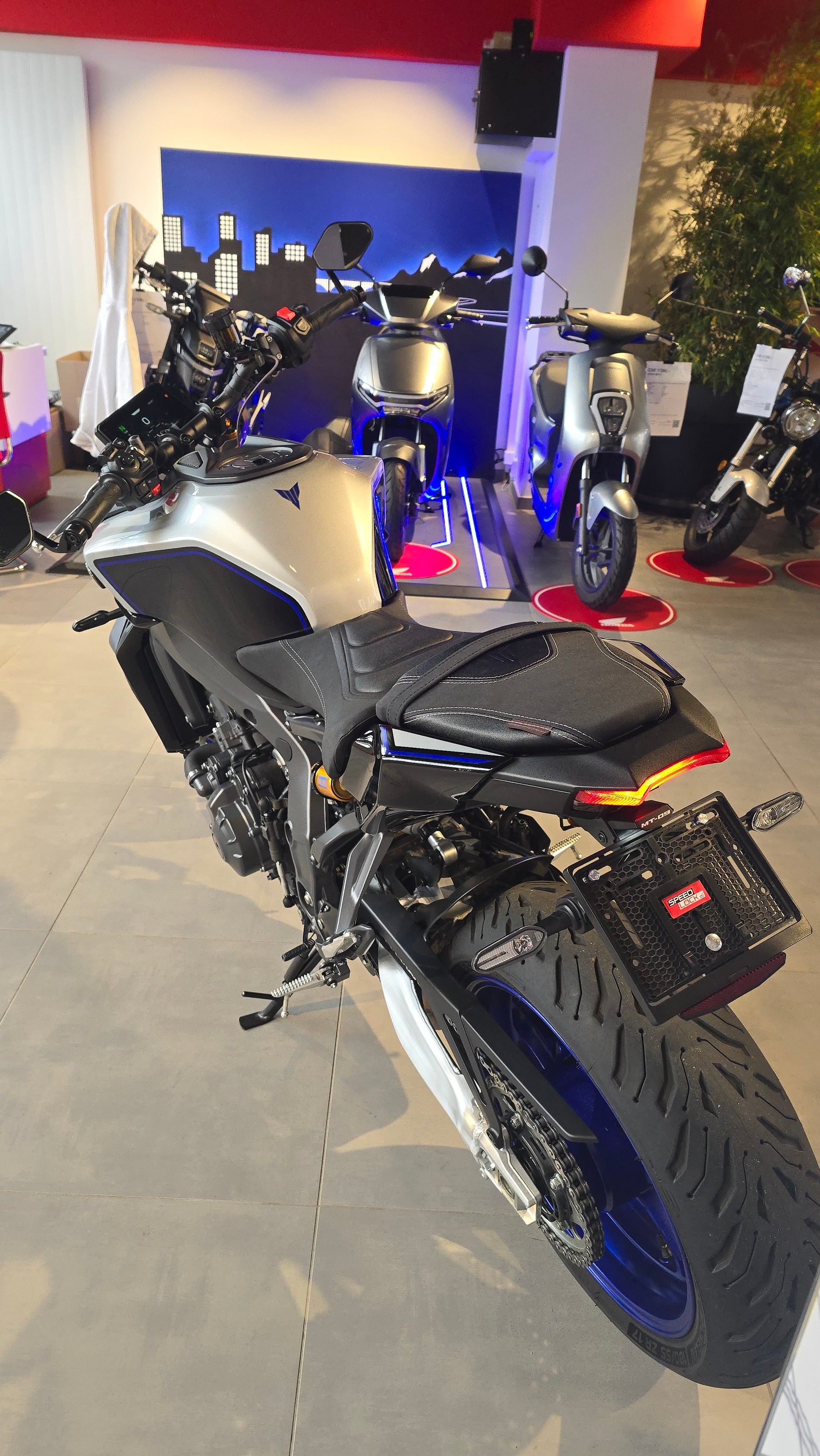YAMAHA MT-09 SP-image-4