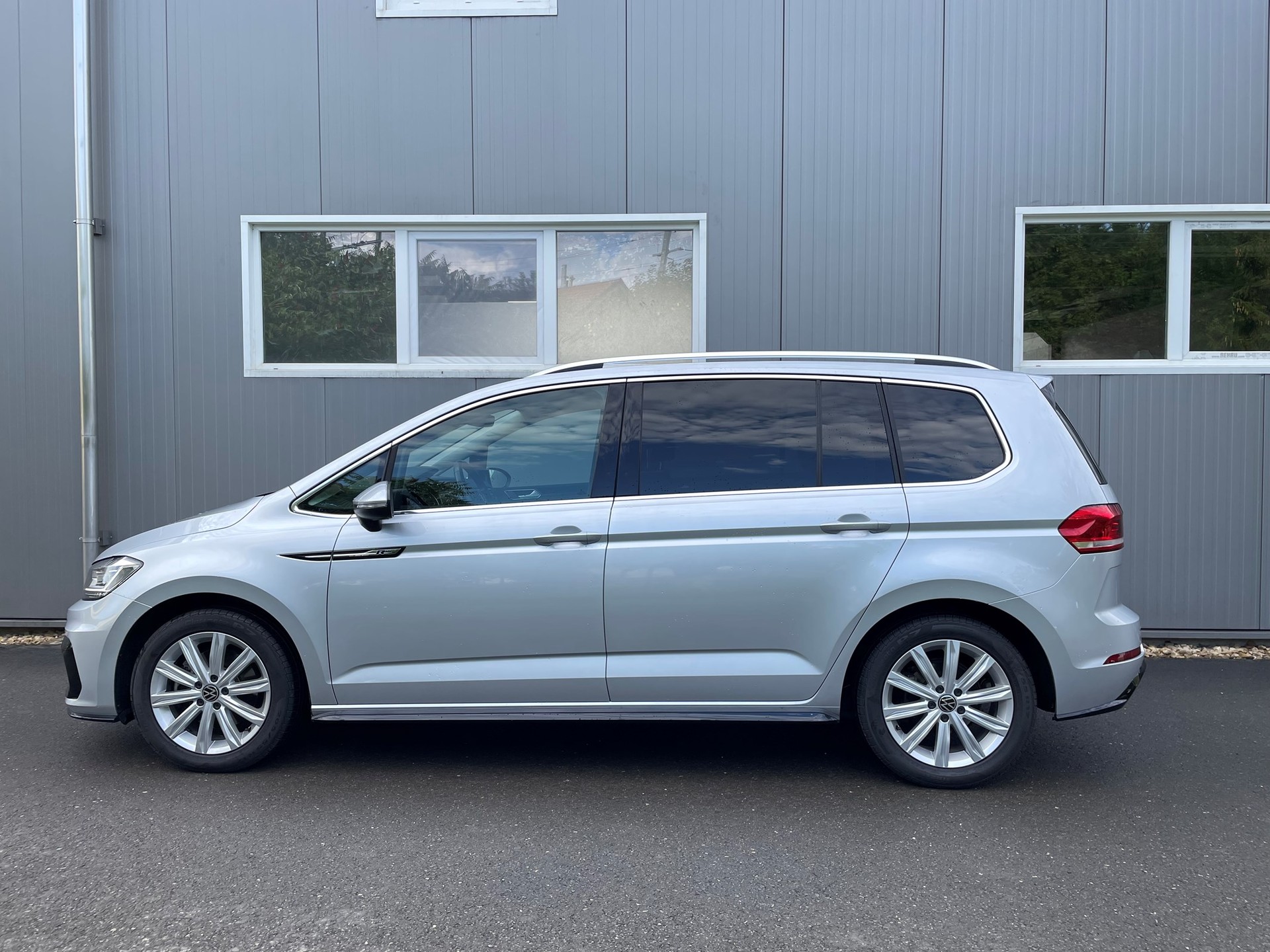 VW Touran 1.4 TSI BlueMotion Technology Sport DSG-image-8