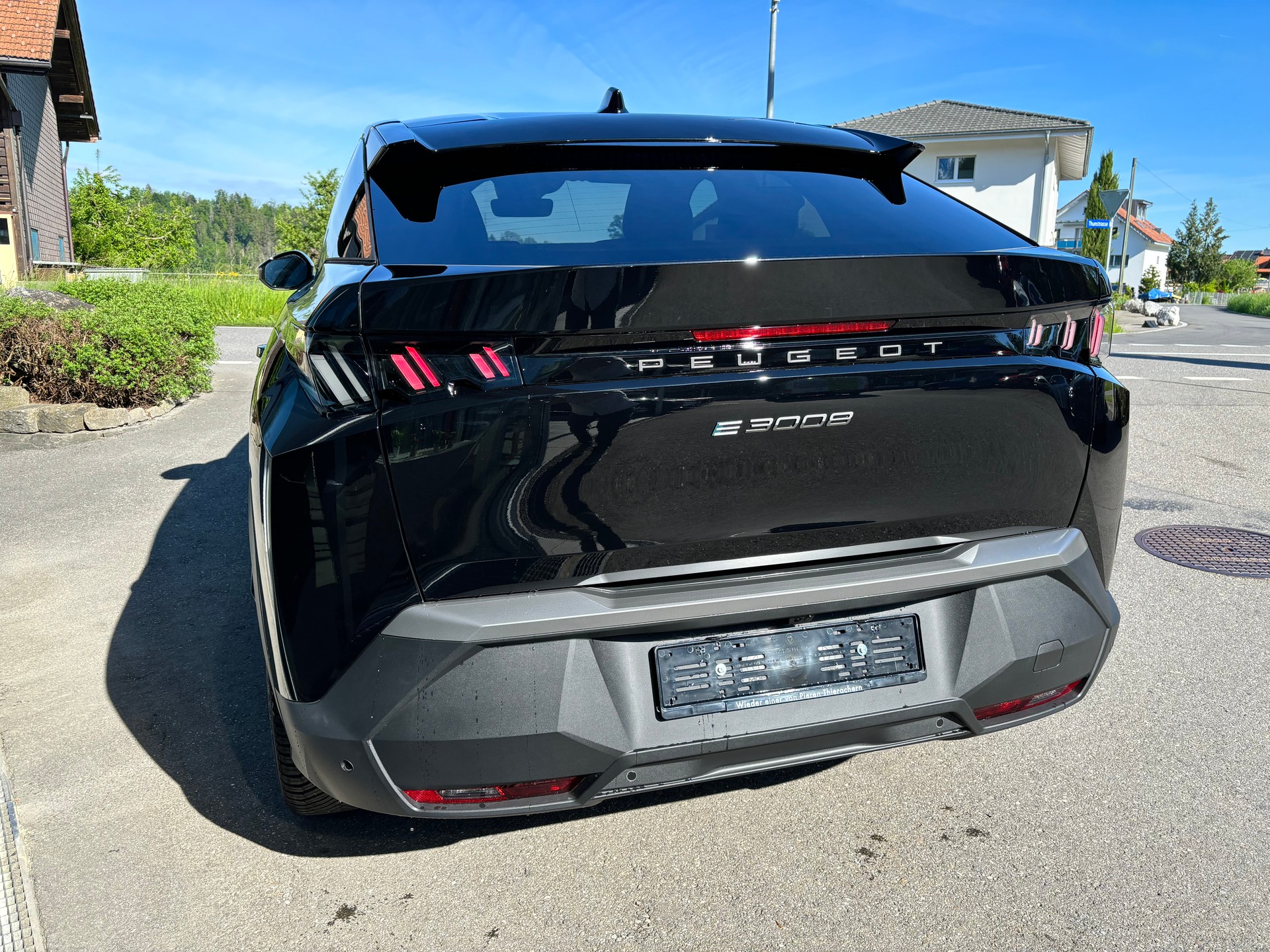 PEUGEOT 3008 73kWh Allure-image-2