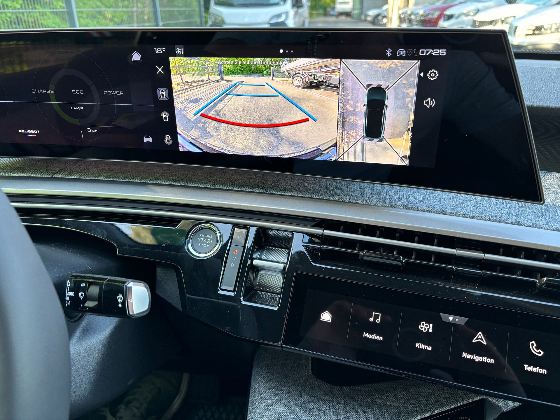 PEUGEOT 3008 73kWh Allure-image-15