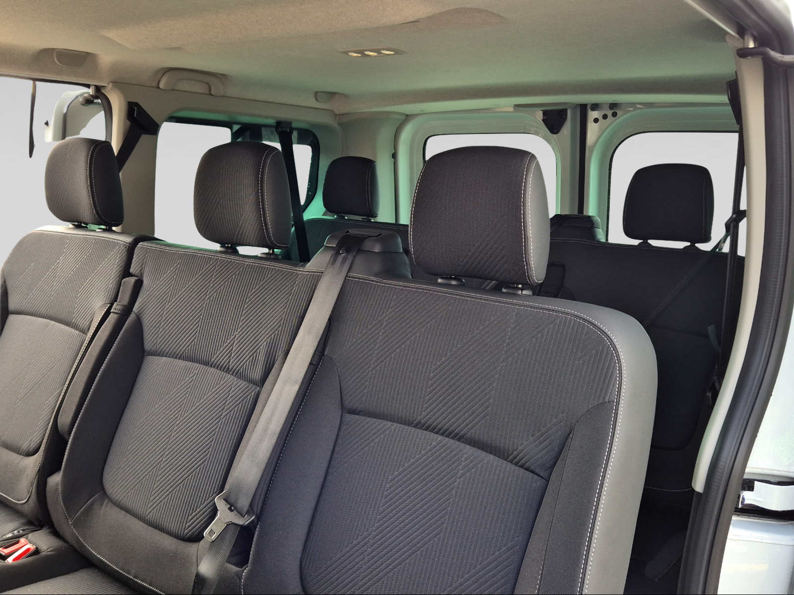 RENAULT Trafic Passenger Techno Blue dCi 170 EDC-image-7