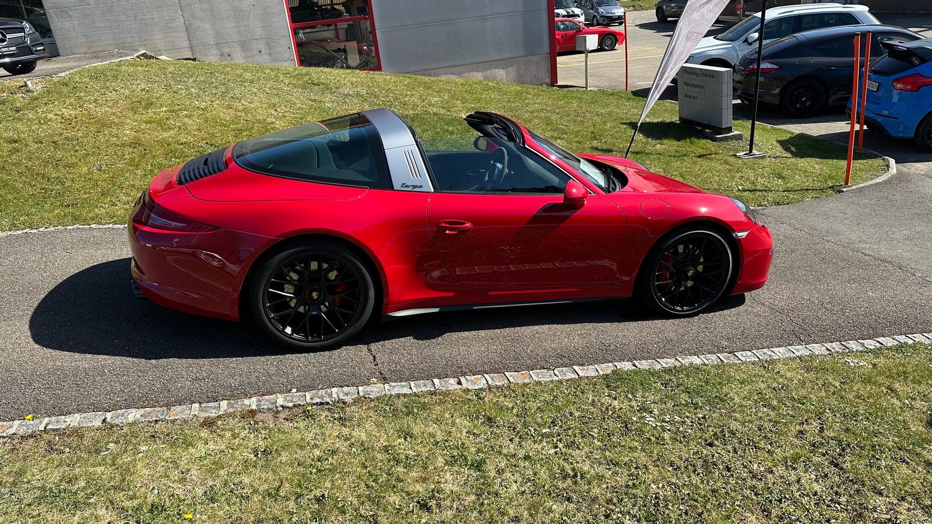 PORSCHE 911 Targa 4 GTS-image-8