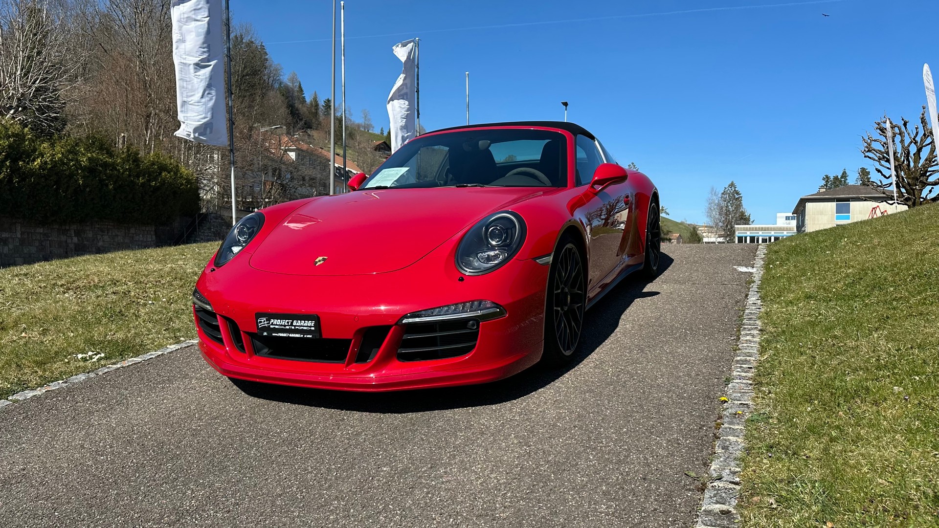 PORSCHE 911 Targa 4 GTS-showroom-element-1